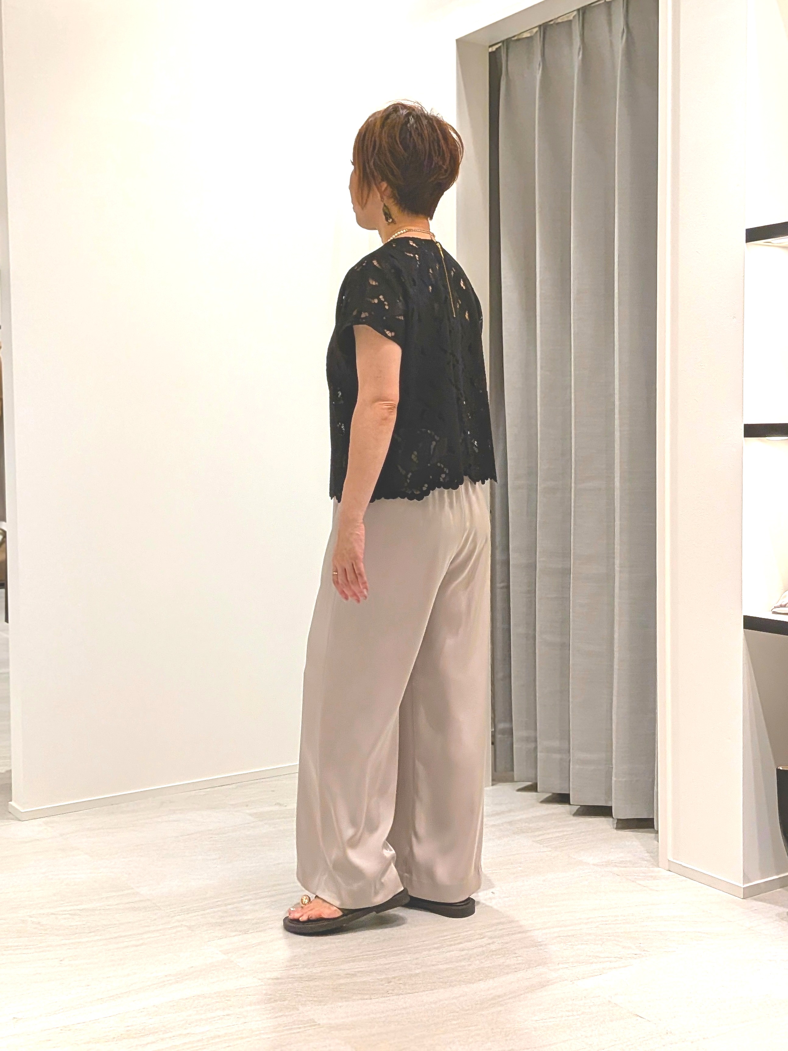 Hiromiさんの「UNTITLED｜【セットアップ可/品のある透け感】リーフレースブラウス」を使ったコーディネート