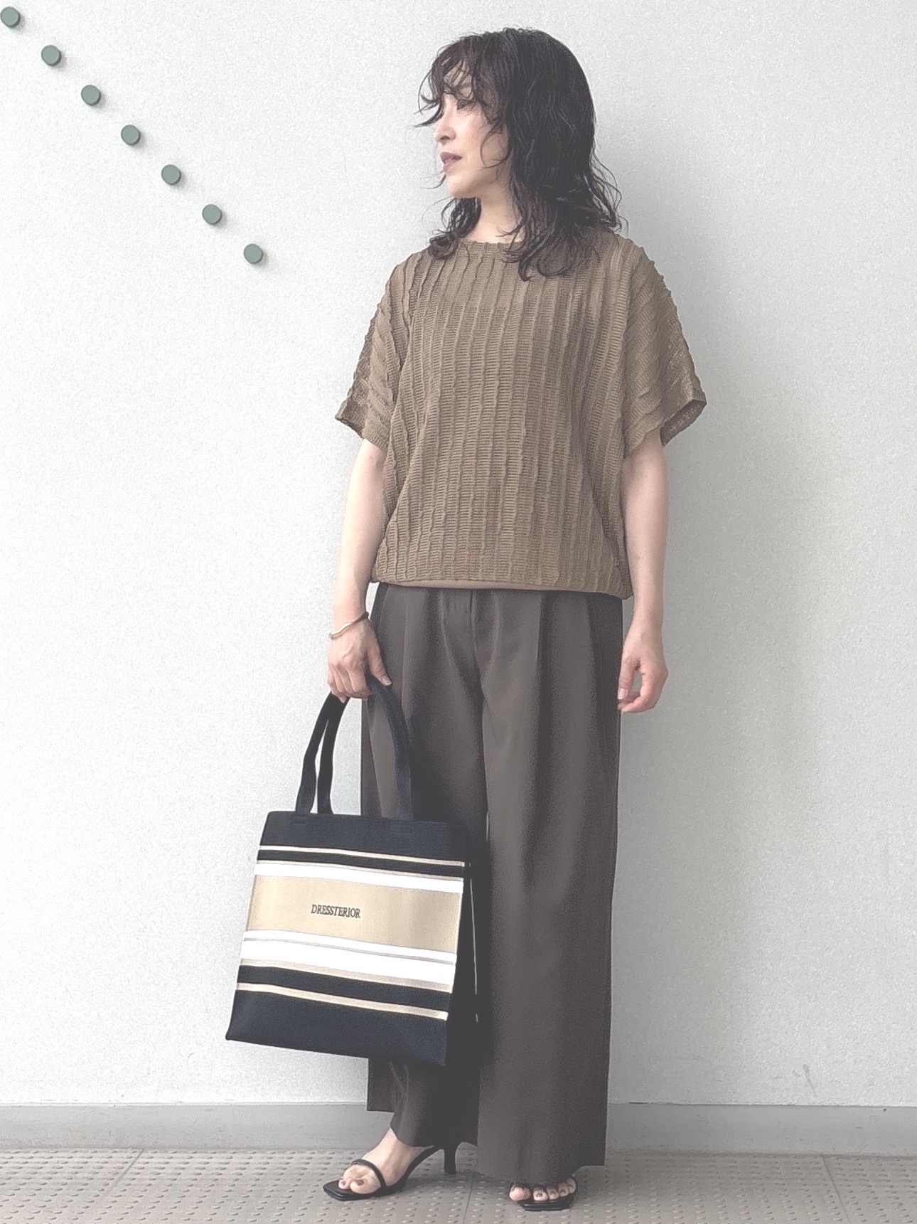 kawamuraさんの「DRESSTERIOR｜【体型カバー/日除け】ドルマンスリーブ シアーメッシュプルオーバー」を使ったコーディネート