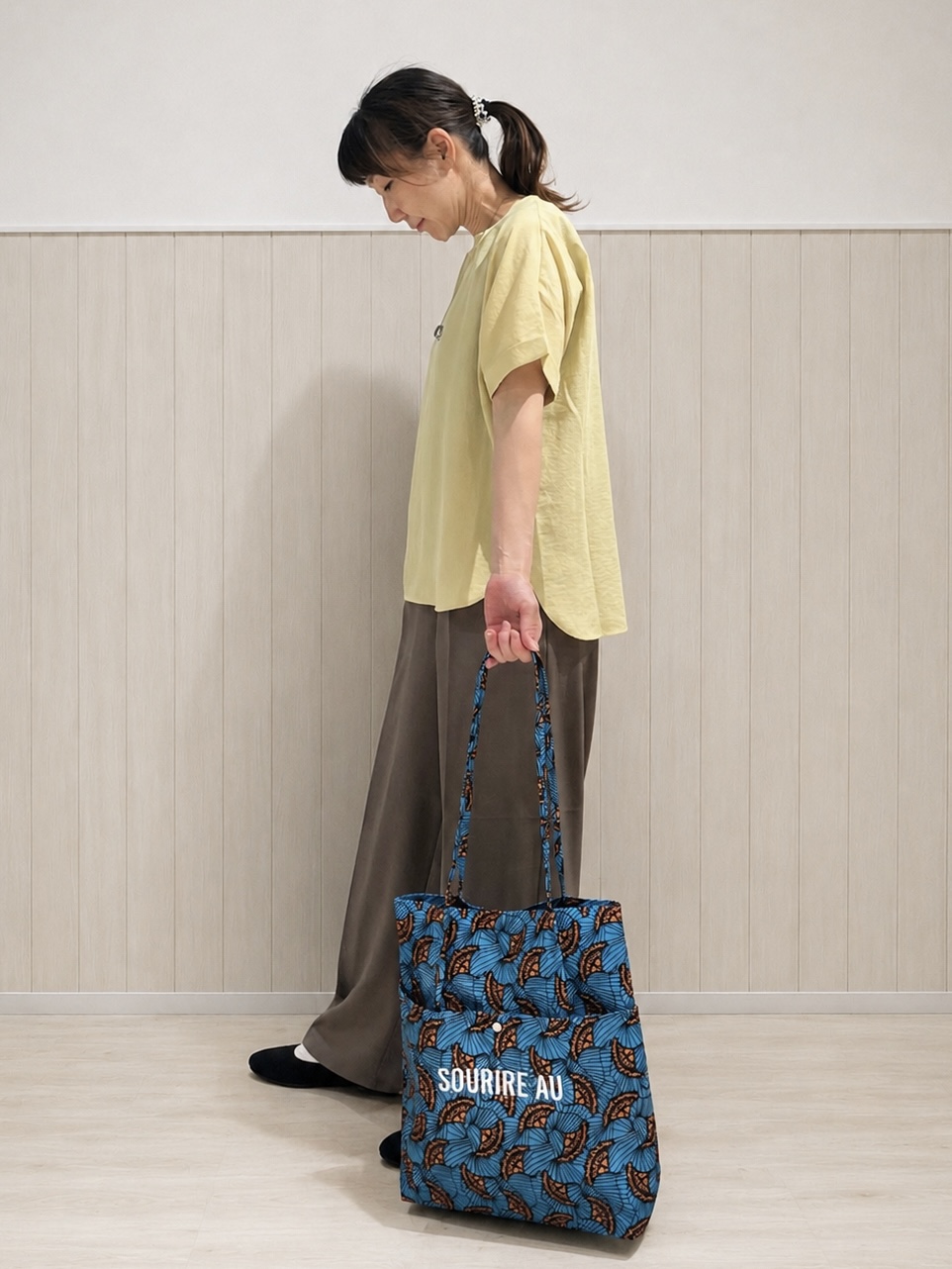 まつみさんの「SHOO･LA･RUE｜【着丈選べる/体型カバー】洗濯後しわになりにくい さらっと快適ドルマントップス」を使ったコーディネート