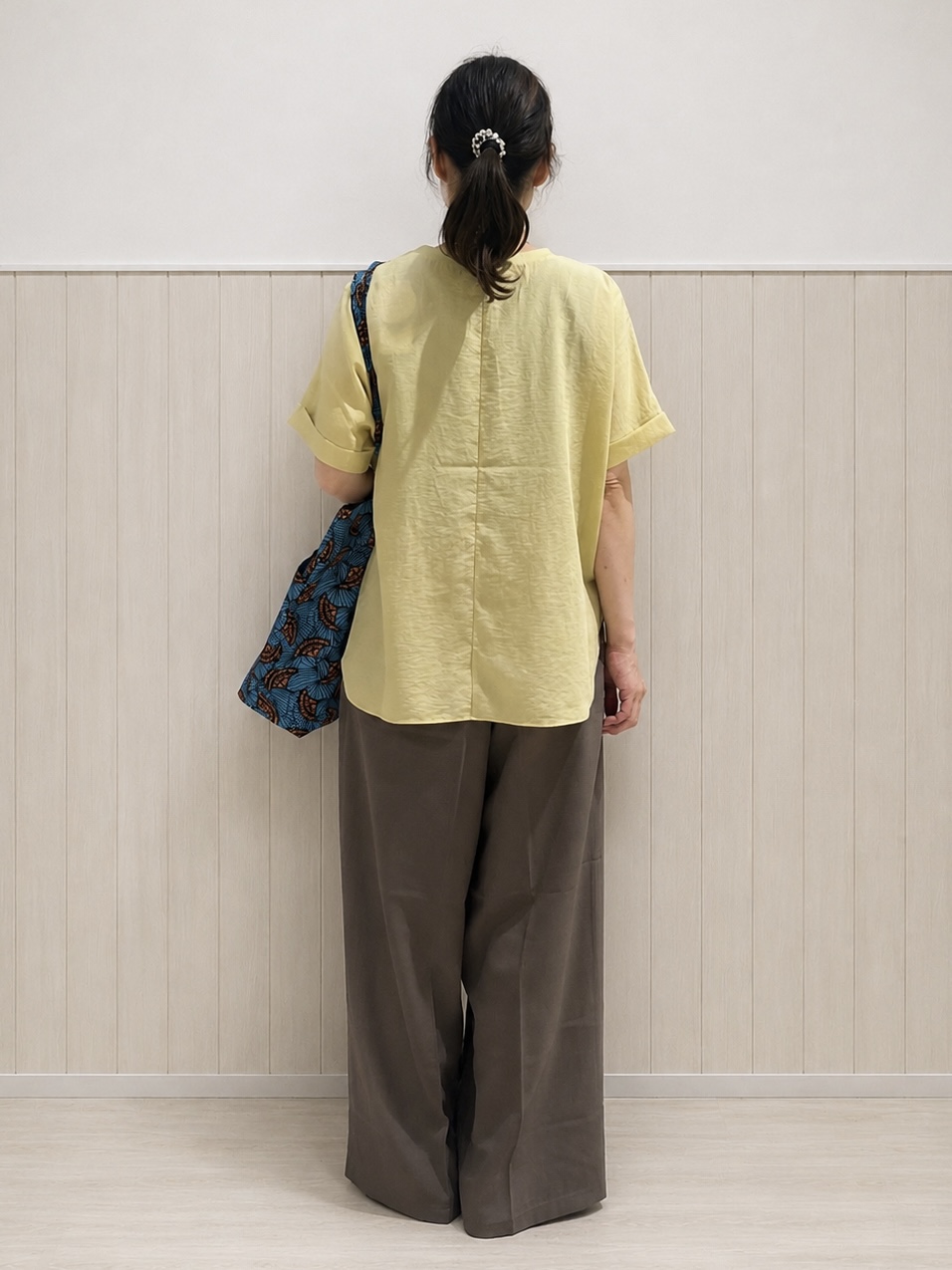 まつみさんの「SHOO･LA･RUE｜【着丈選べる/体型カバー】洗濯後しわになりにくい さらっと快適ドルマントップス」を使ったコーディネート