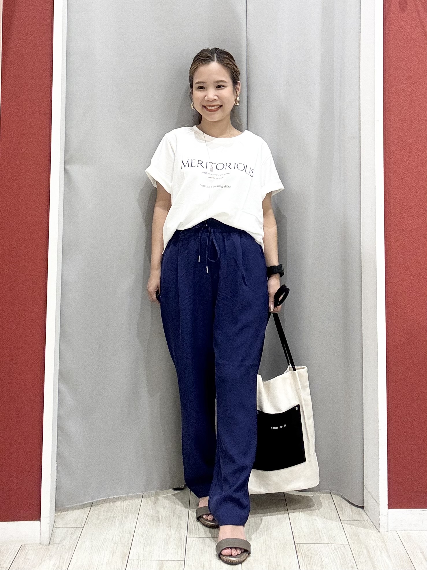 shioさんの「SHOO･LA･RUE｜フロントフリル シアーワッシャーブラウス」を使ったコーディネート