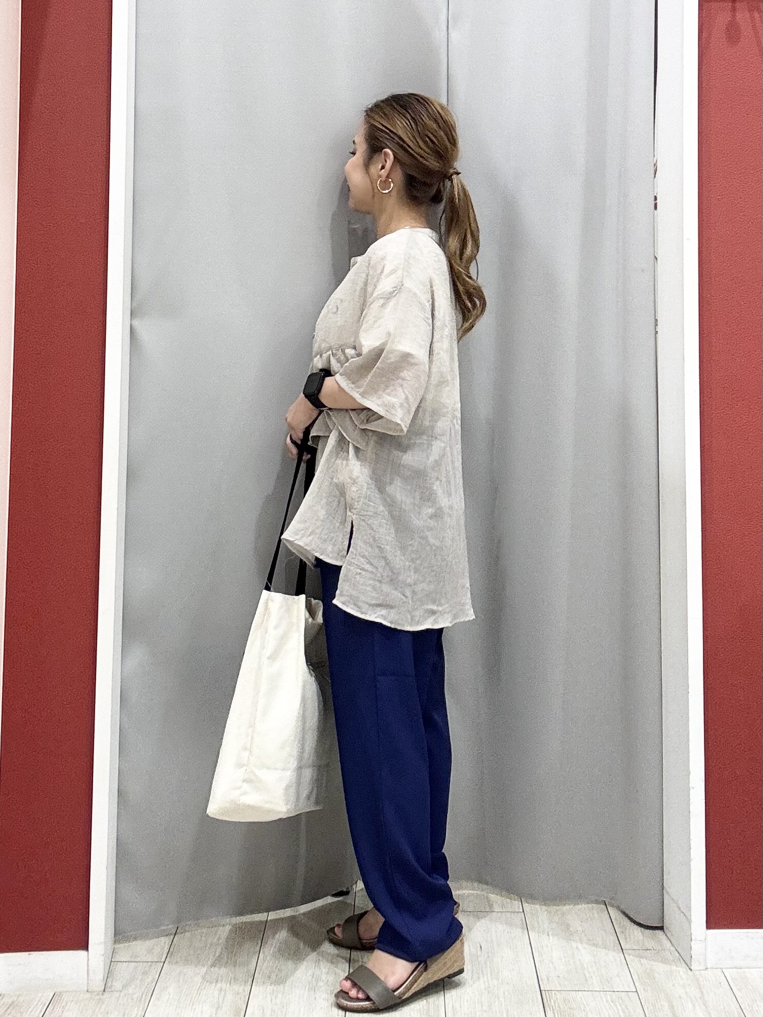 shioさんの「SHOO･LA･RUE｜フロントフリル シアーワッシャーブラウス」を使ったコーディネート