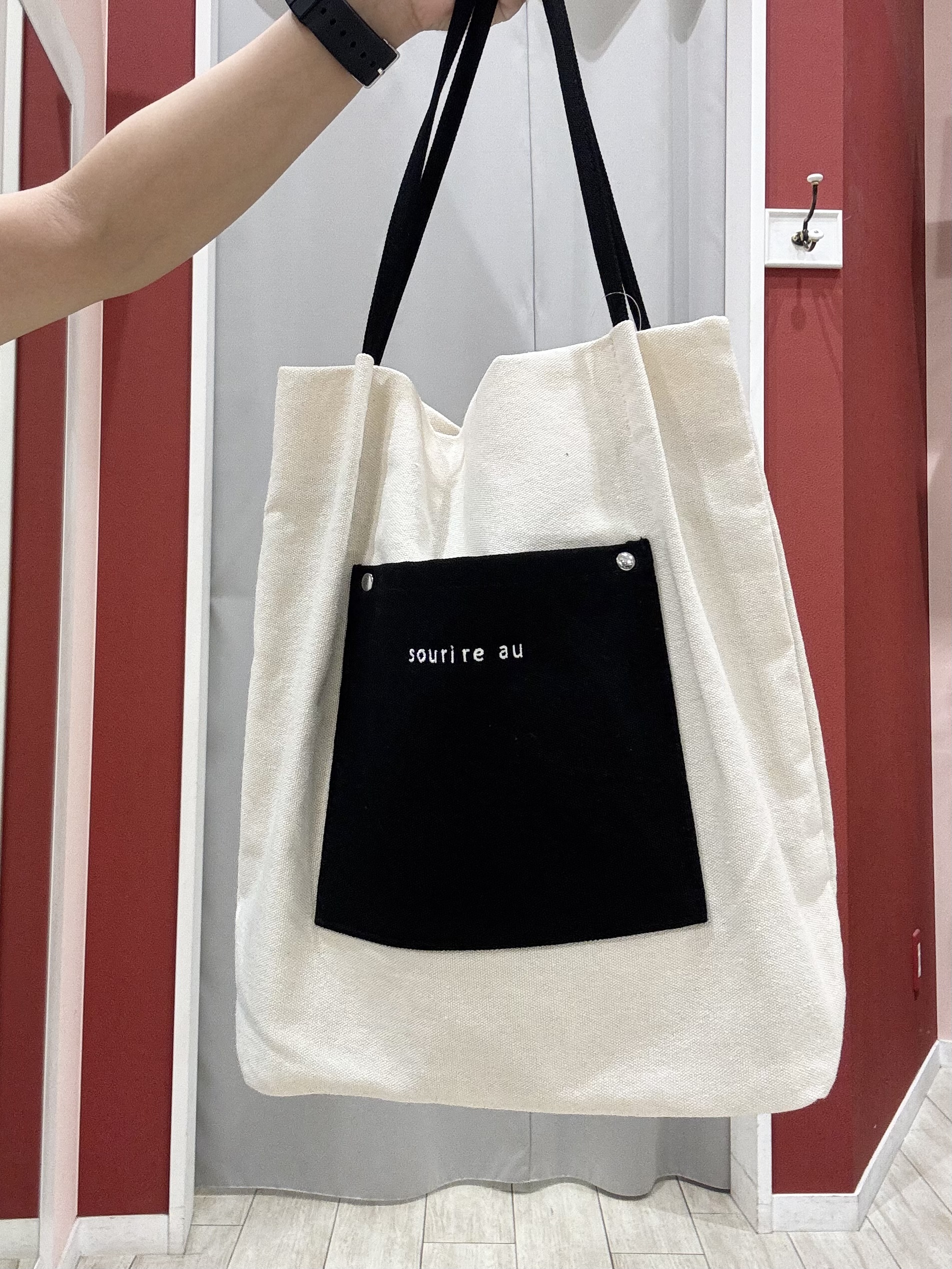 shioさんの「SHOO･LA･RUE｜フロントフリル シアーワッシャーブラウス」を使ったコーディネート