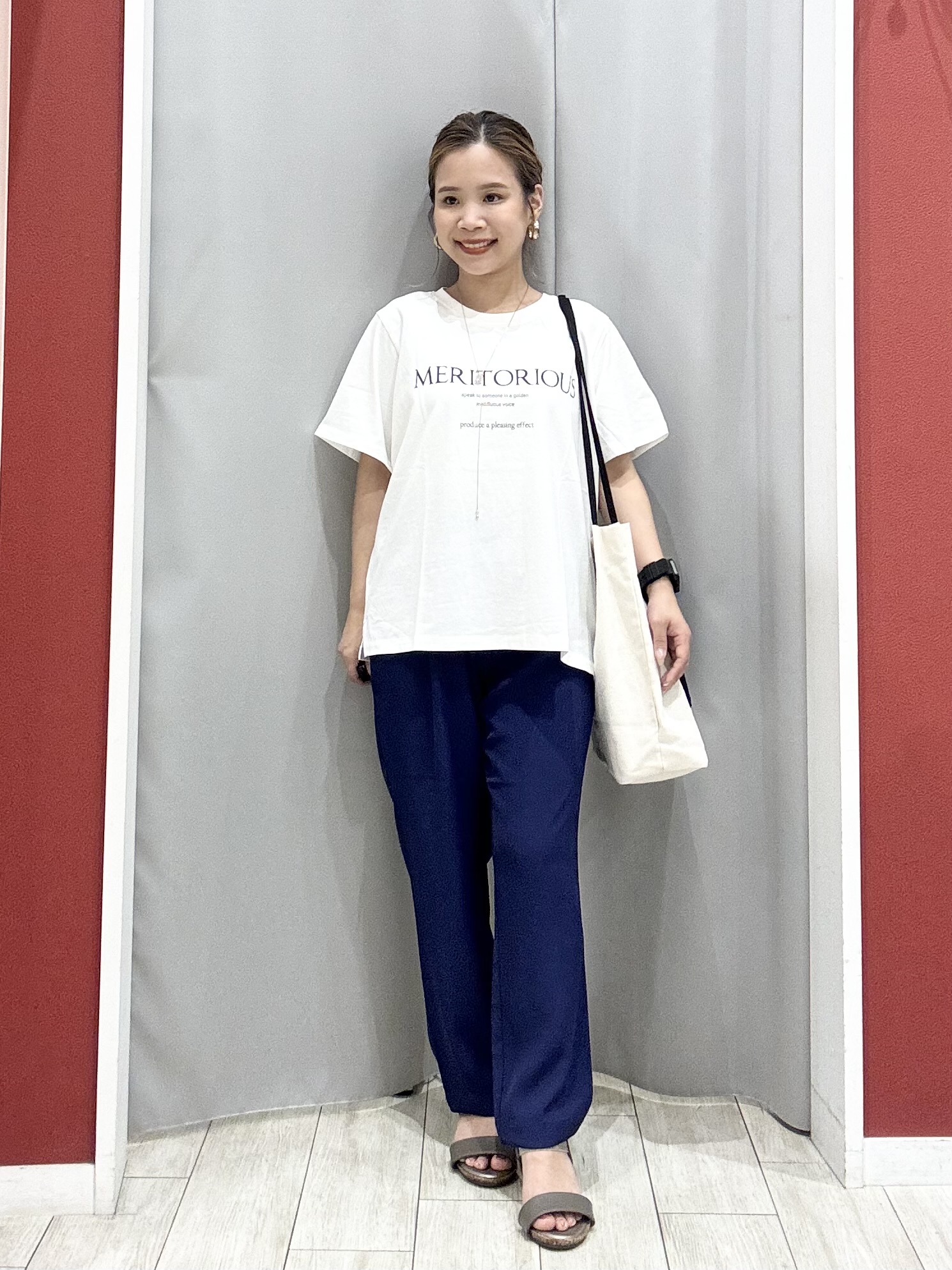 shioさんの「SHOO･LA･RUE｜フロントフリル シアーワッシャーブラウス」を使ったコーディネート