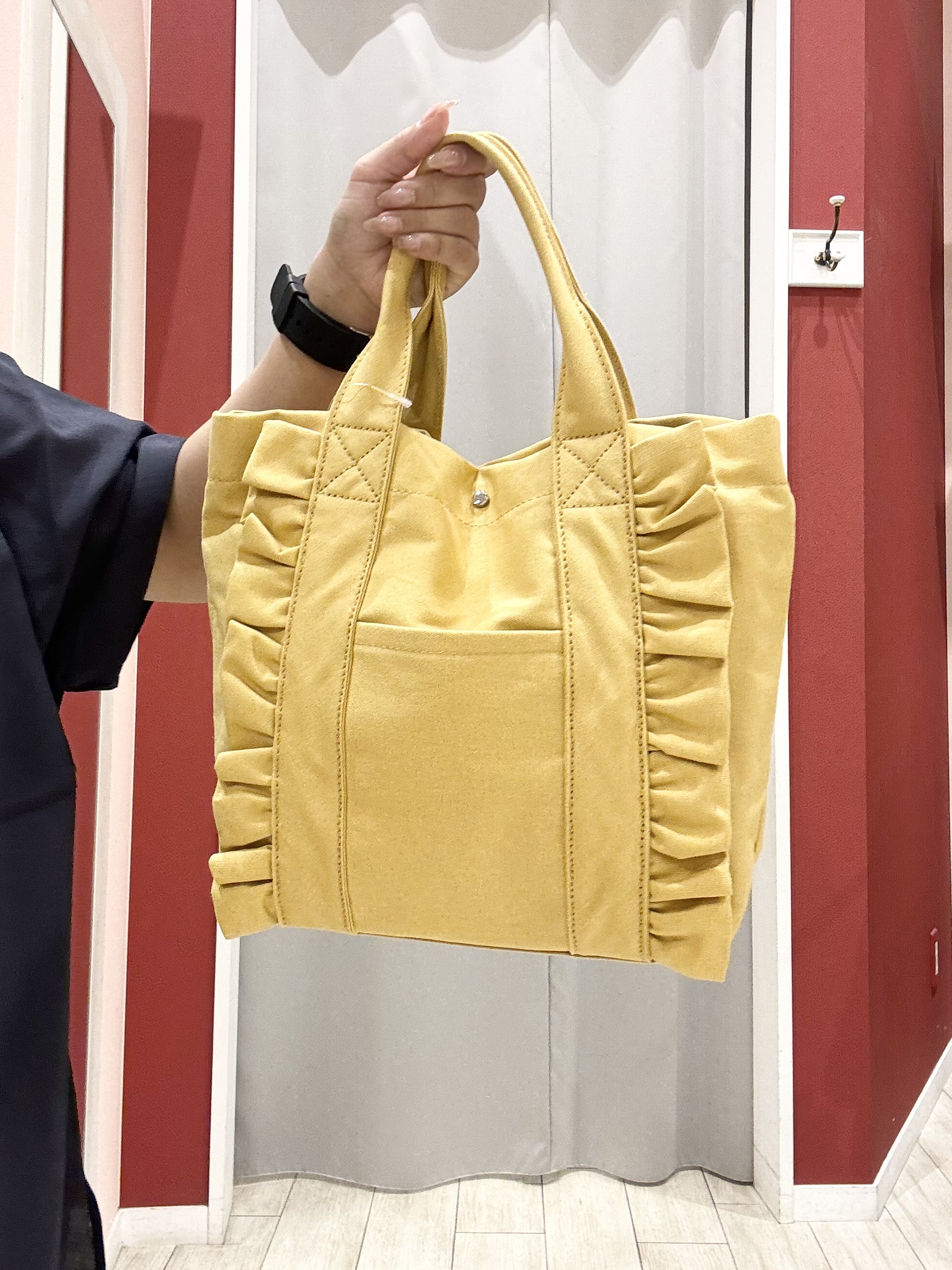 shioさんの「SHOO･LA･RUE｜【通気性〇/UV/S-LL】風が通り抜ける 半袖バンドカラーシアーシャツ」を使ったコーディネート