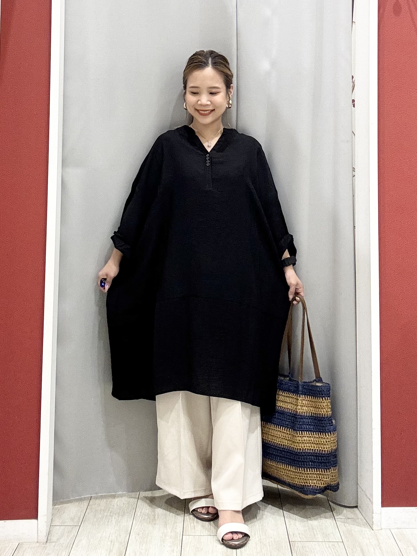 shioさんの「SHOO･LA･RUE｜【S-LL/洗濯後しわになりにくい】ゆるっと体型カバー 7分袖コクーンチュニック」を使ったコーディネート