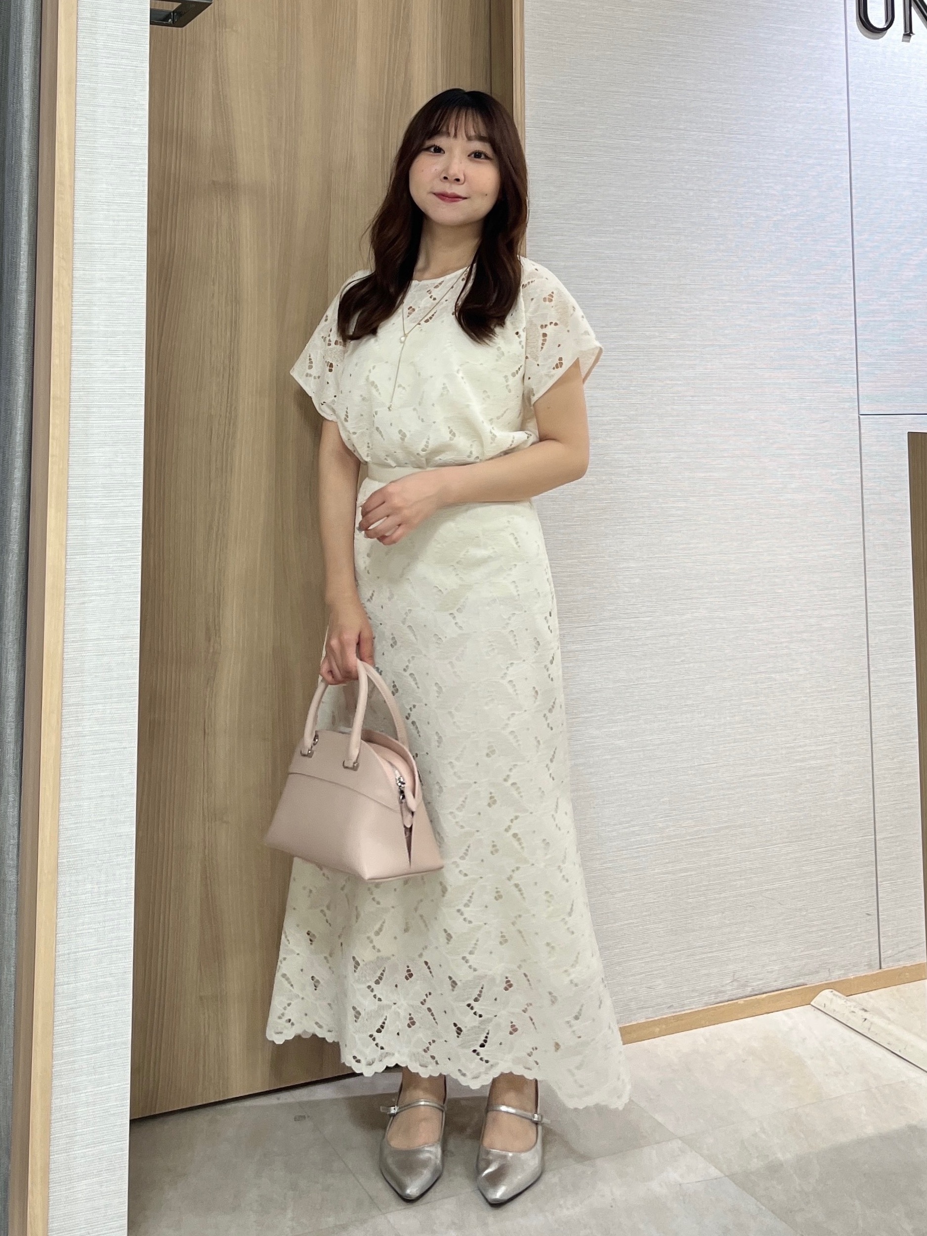 KAHOさんの「UNTITLED｜【セットアップ可/品のある透け感】リーフレースブラウス」を使ったコーディネート