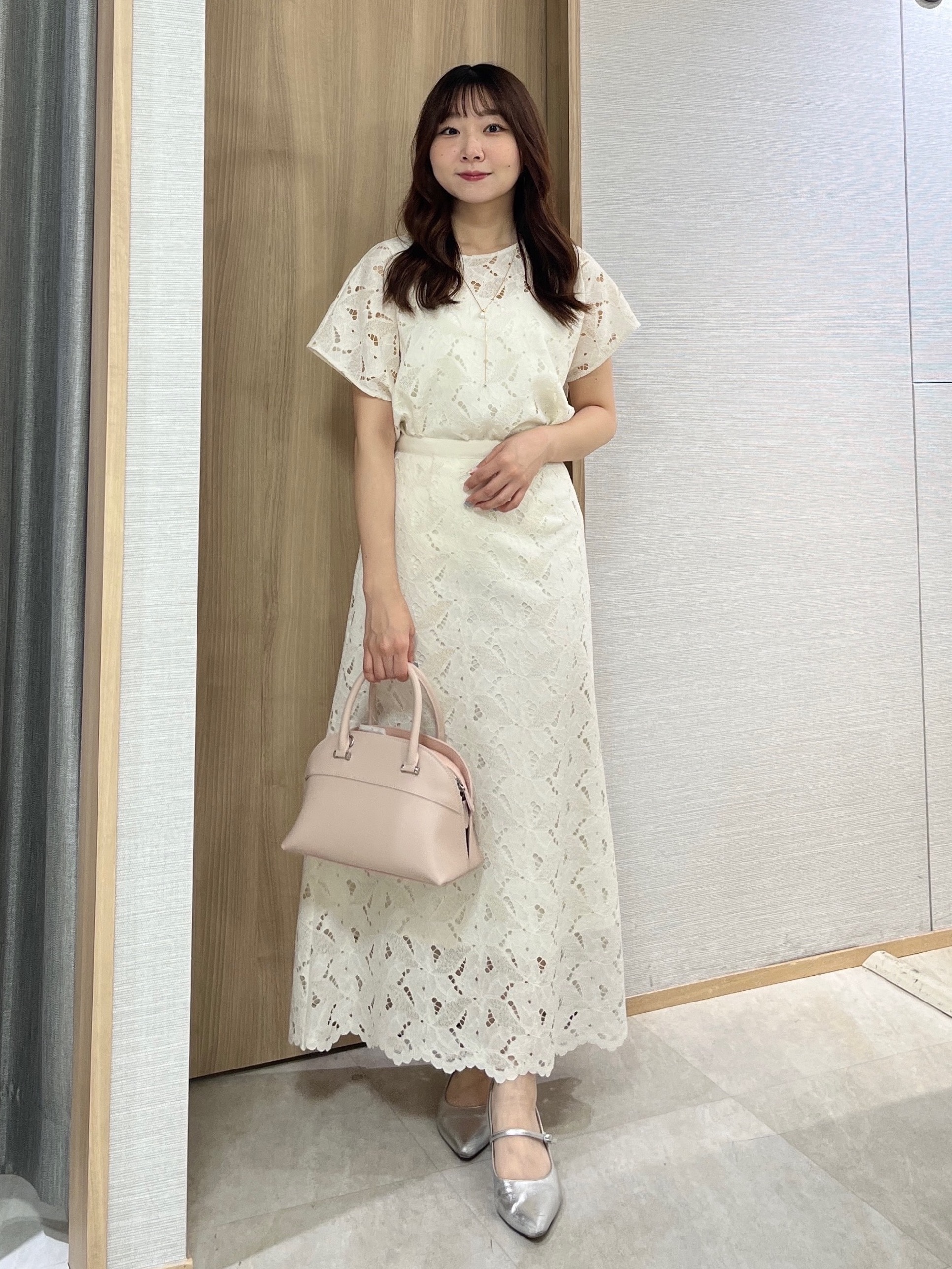 KAHOさんの「UNTITLED｜【セットアップ可/品のある透け感】リーフレースブラウス」を使ったコーディネート
