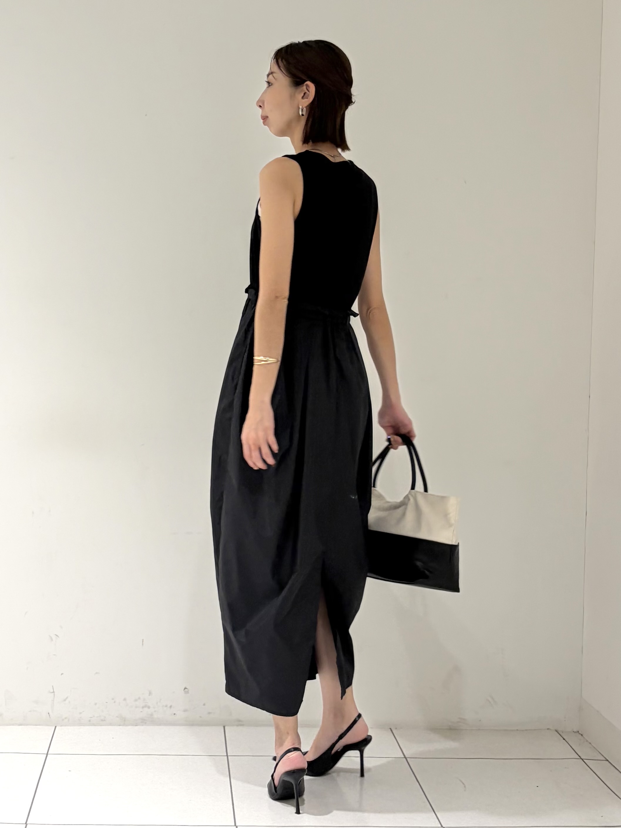 shioriさんの「INDIVI｜コンビコクーンワンピース」を使ったコーディネート
