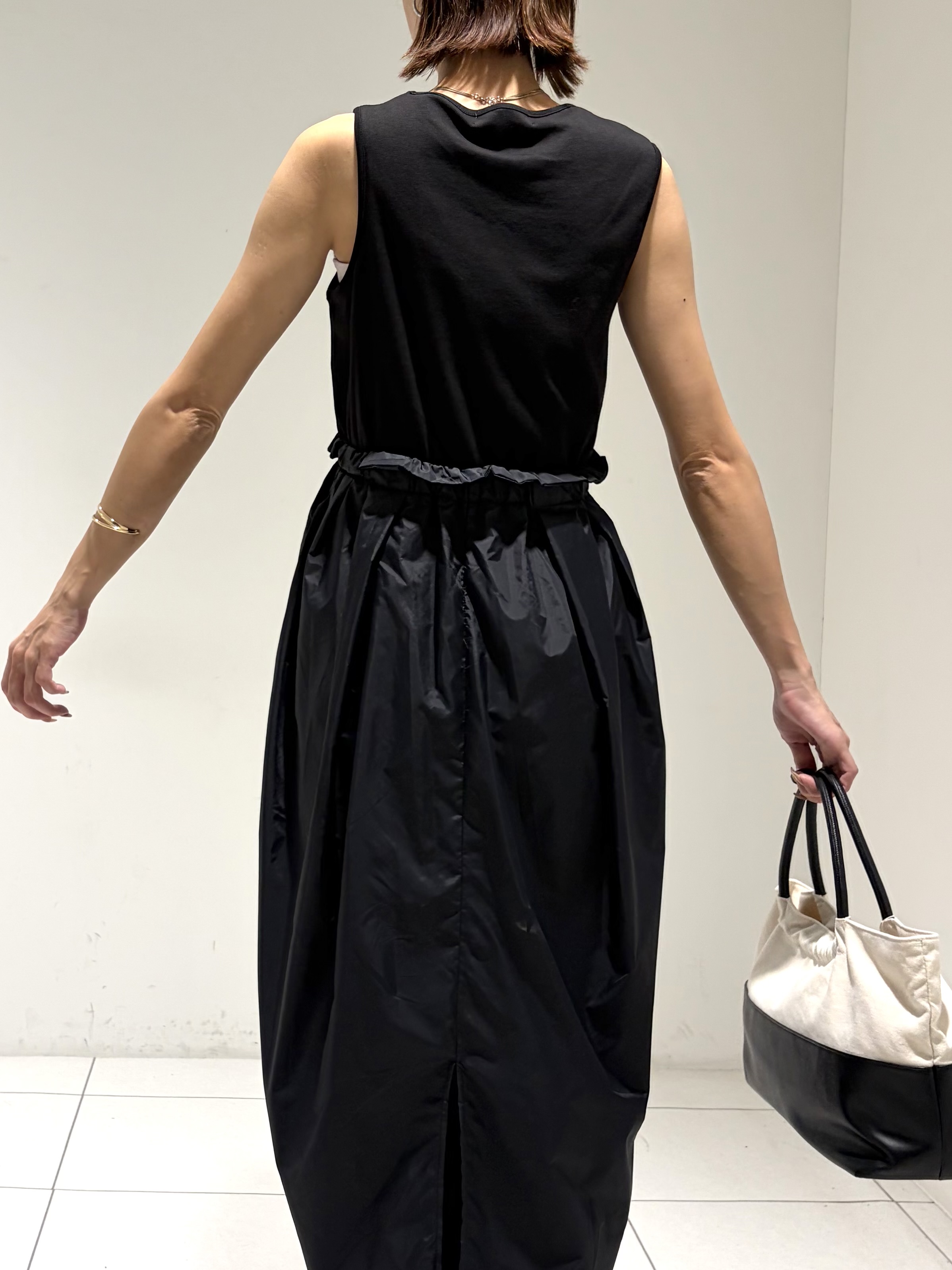 shioriさんの「INDIVI｜コンビコクーンワンピース」を使ったコーディネート