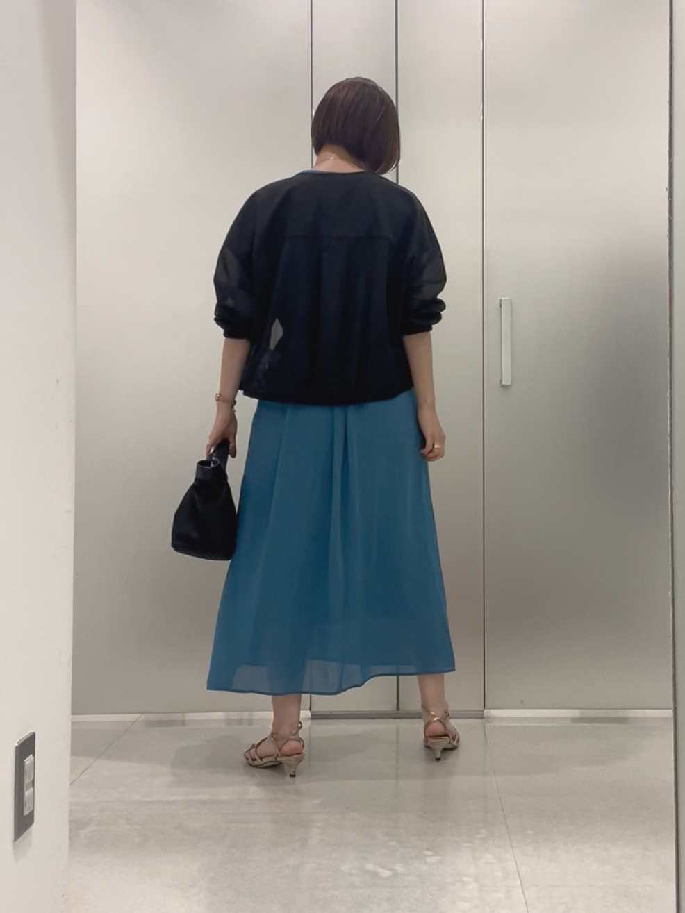 まどかさんの「UNTITLED｜【秋羽織り/ジップ】トリコットシアーブラウス」を使ったコーディネート