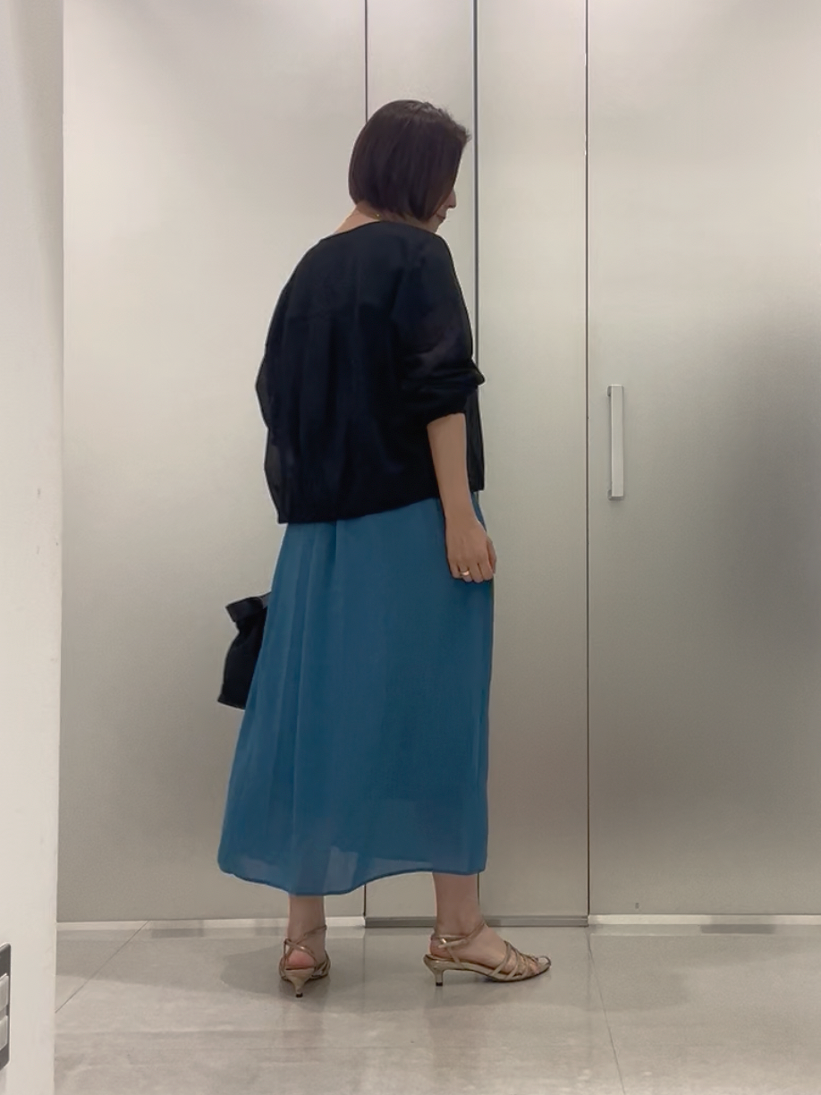 まどかさんの「UNTITLED｜【秋羽織り/ジップ】トリコットシアーブラウス」を使ったコーディネート