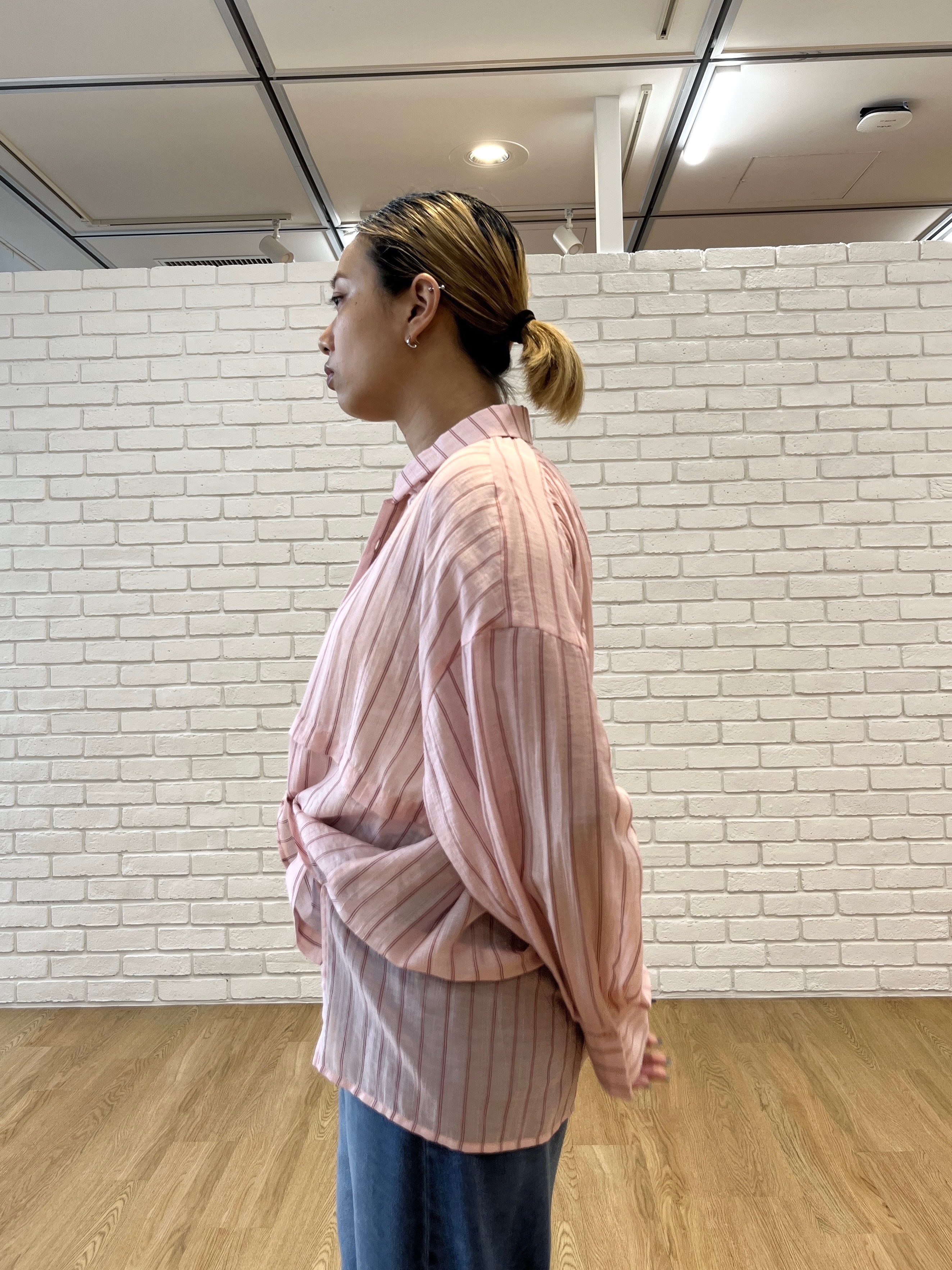 Harukaさんの「INDIVI｜シアーストライプ 切替タックシャツ」を使ったコーディネート
