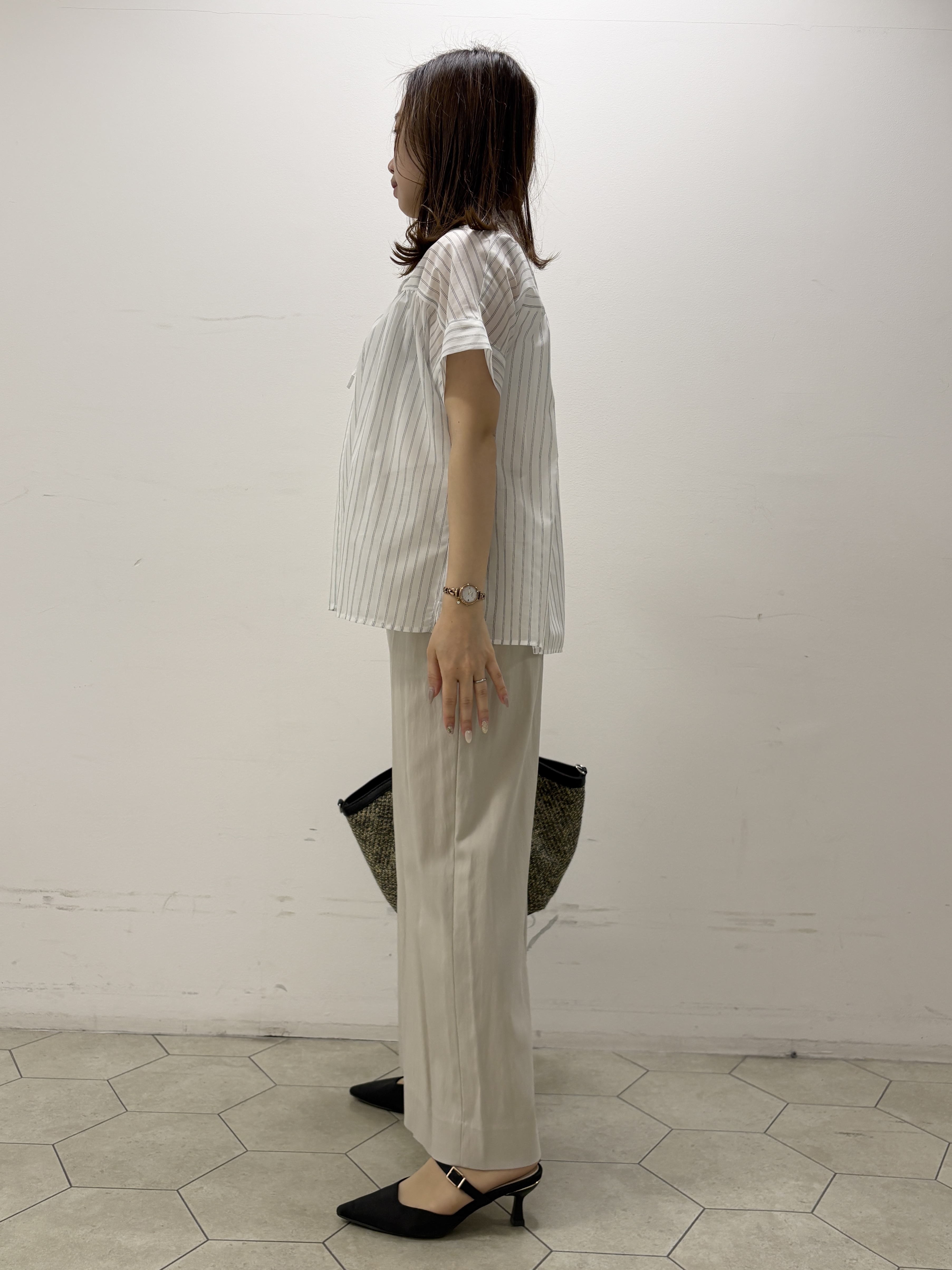 kahoさんの「INDIVI｜【洗える／軽やか】フリル衿ギャザーブラウス」を使ったコーディネート