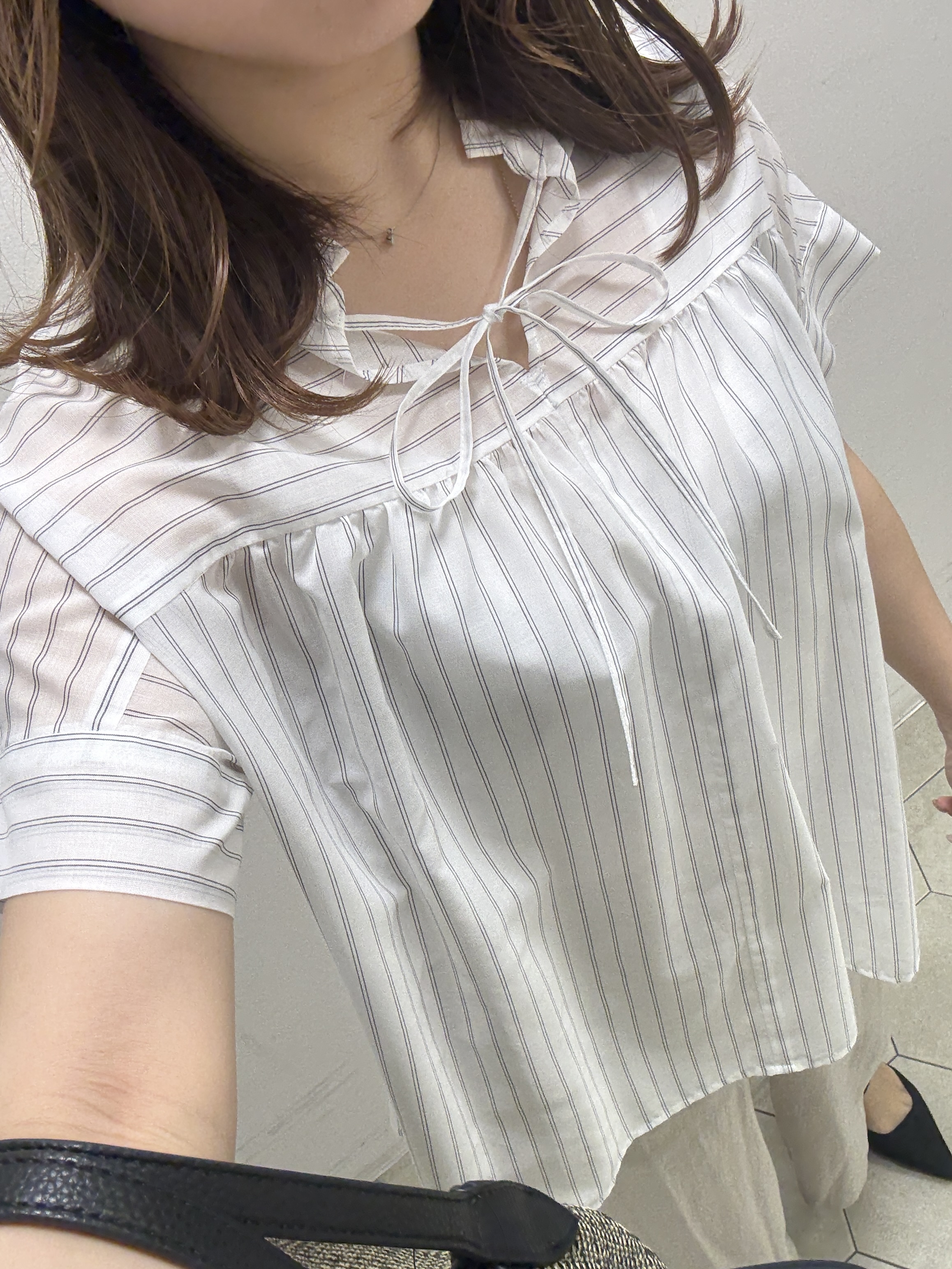 kahoさんの「INDIVI｜【洗える／軽やか】フリル衿ギャザーブラウス」を使ったコーディネート