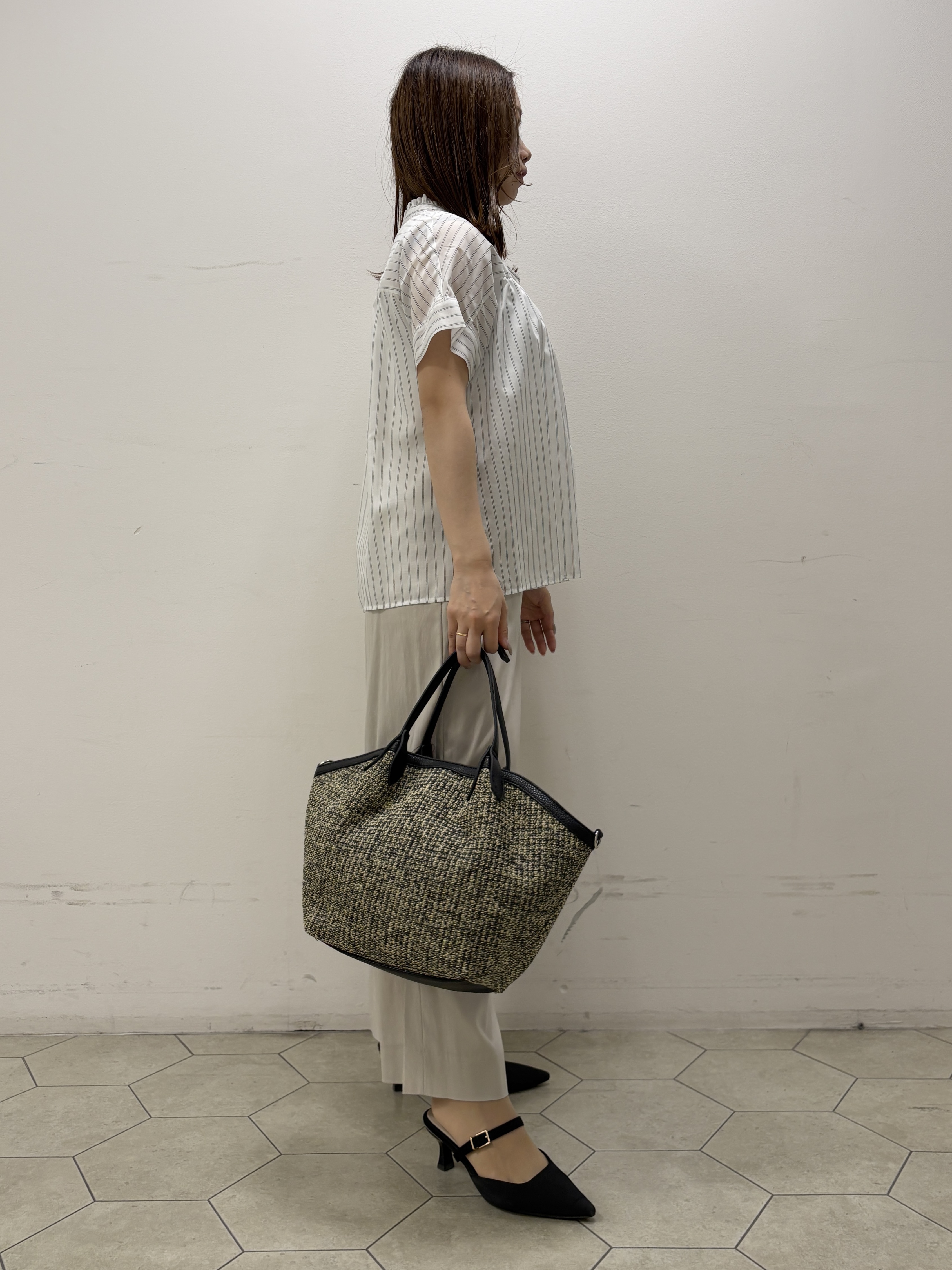 kahoさんの「INDIVI｜【洗える／軽やか】フリル衿ギャザーブラウス」を使ったコーディネート