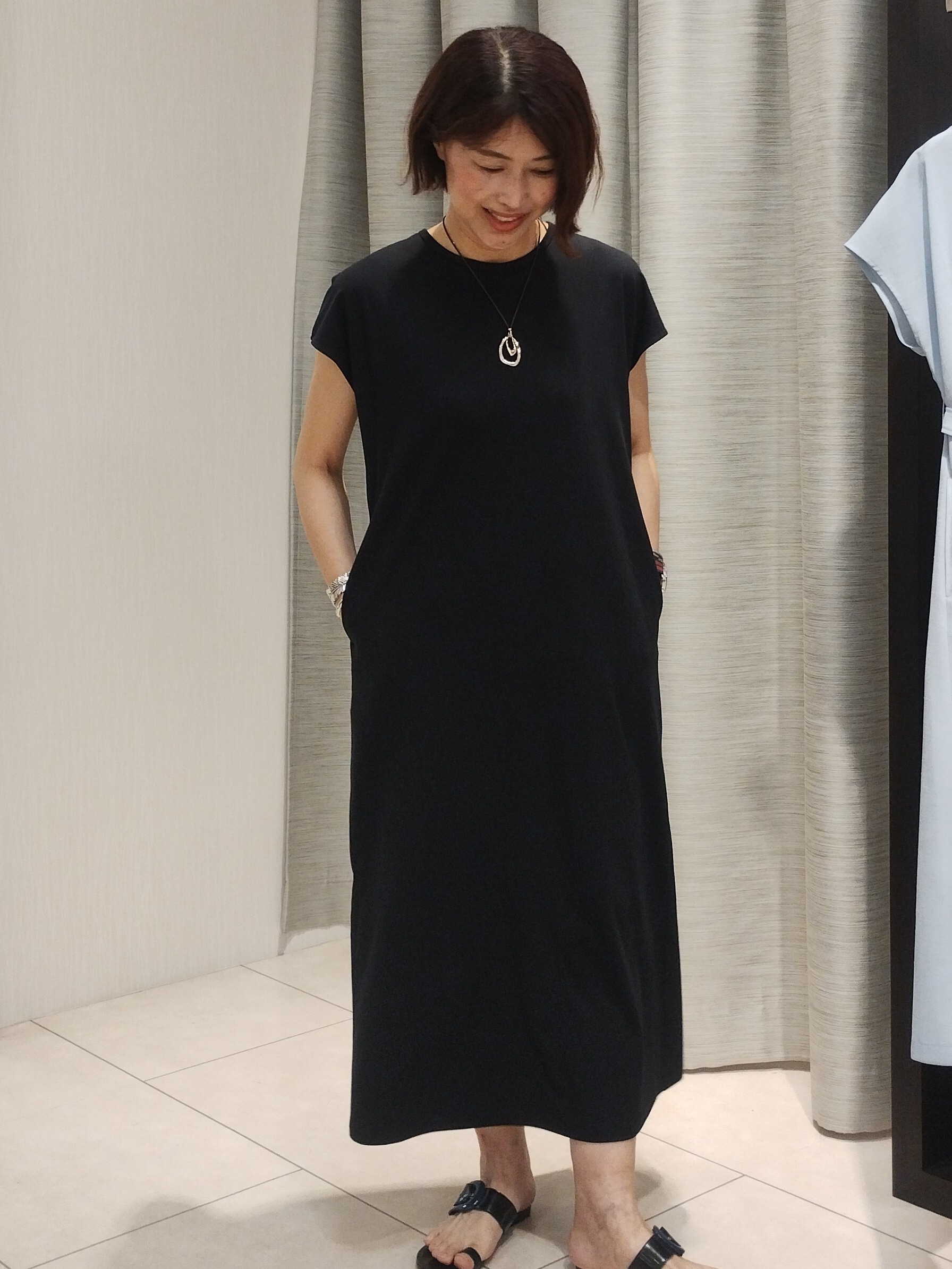 u&minus;macoさんの「UNTITLED｜【接触冷感/UVカット/遮熱/抗菌防臭】ライトプレーティングワンピース」を使ったコーディネート