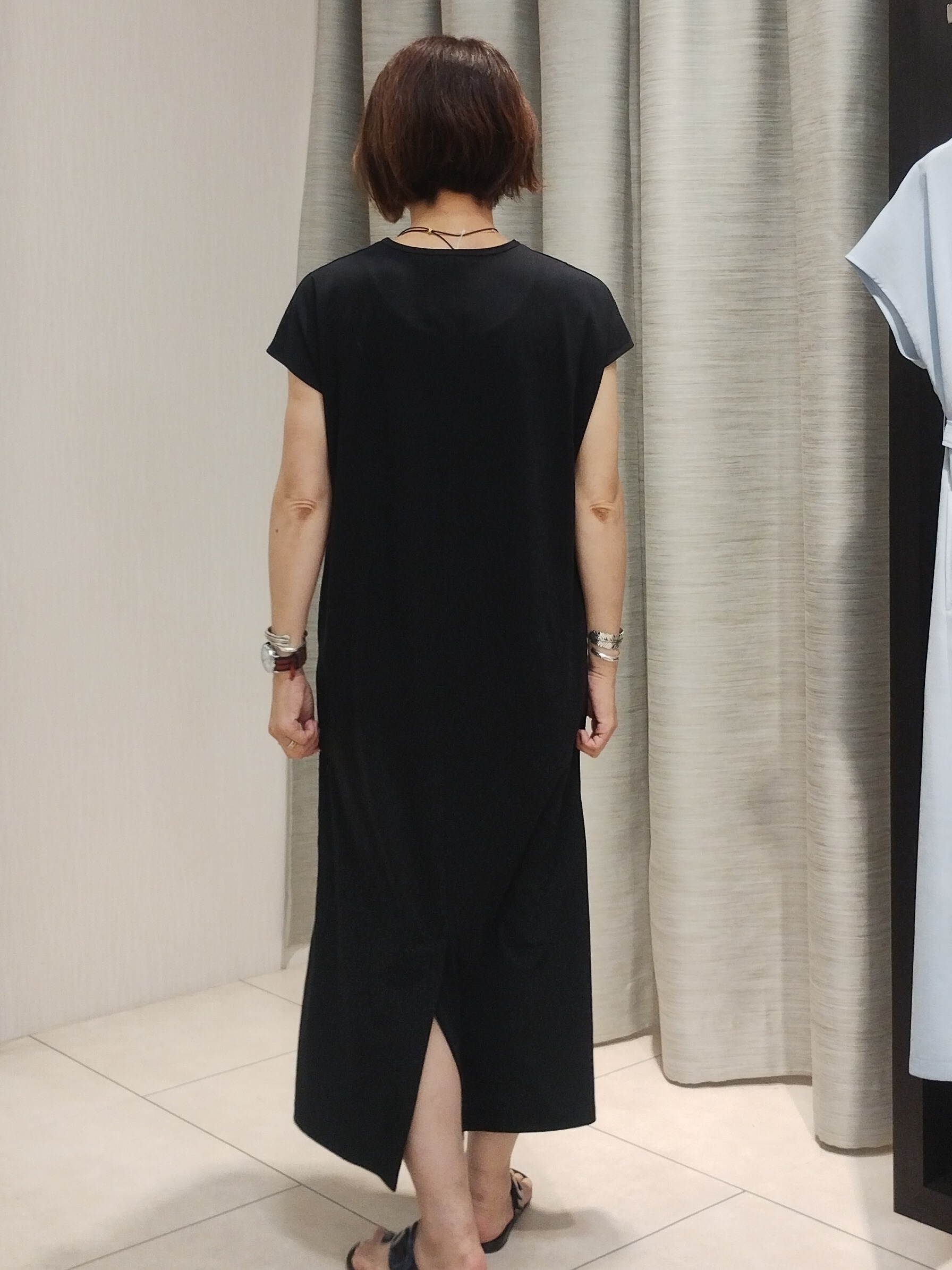 u&minus;macoさんの「UNTITLED｜【接触冷感/UVカット/遮熱/抗菌防臭】ライトプレーティングワンピース」を使ったコーディネート