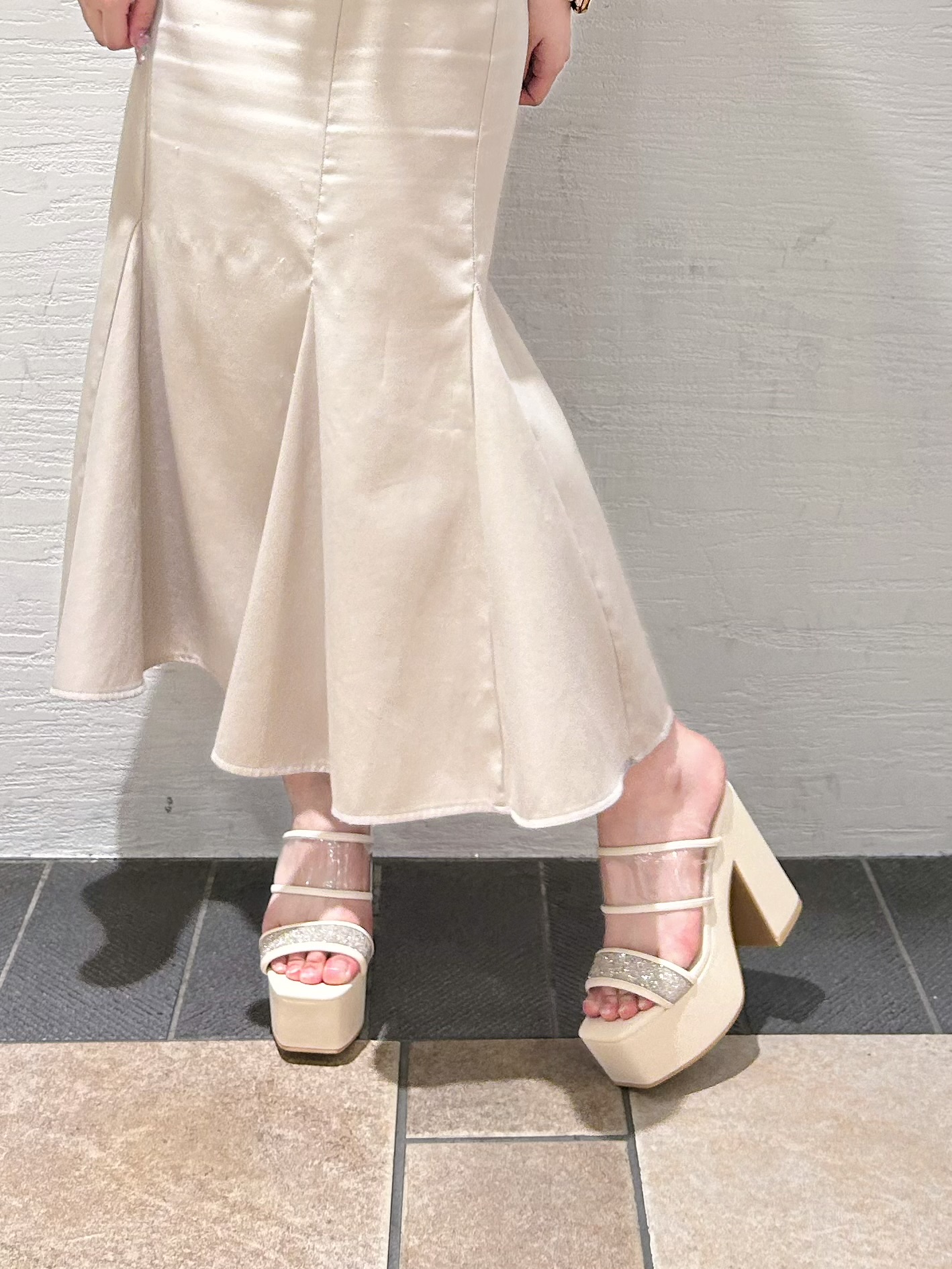 ゆうりさんの「ESPERANZA｜【ラク盛り/約12cm】ラク盛り厚底ミュール」を使ったコーディネート