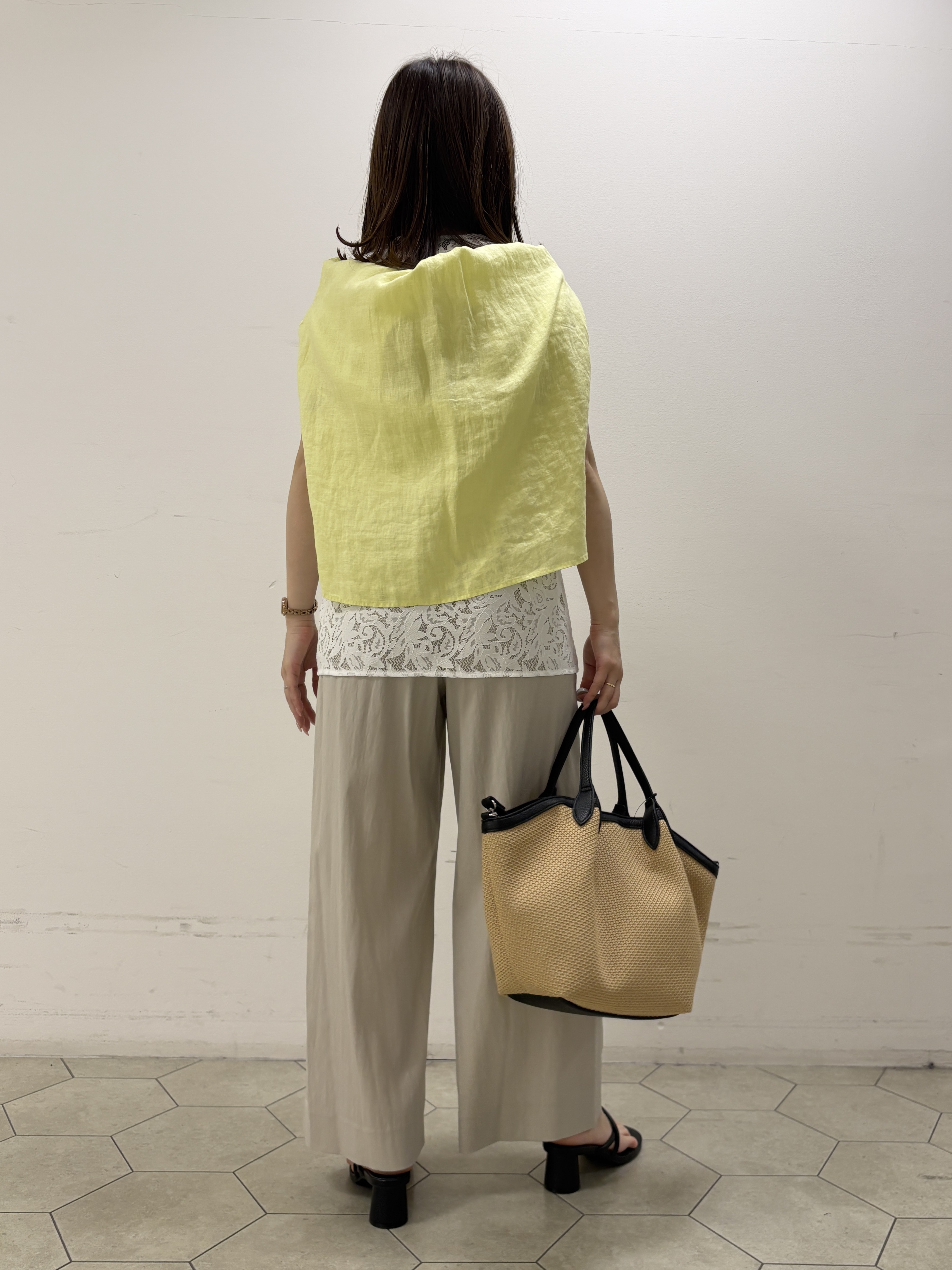 kahoさんの「INDIVI｜【洗える／トレンド】マニッシュレースベスト」を使ったコーディネート