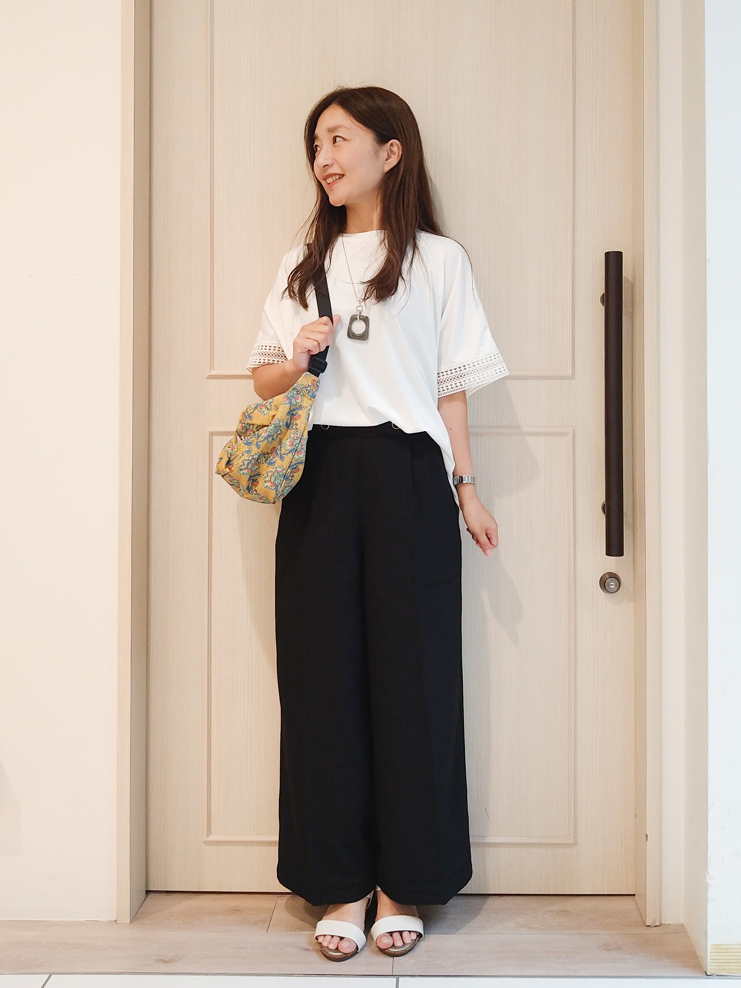 mi-saさんの「SHOO･LA･RUE｜【UV/洗濯機可/体型カバー】ヒップ周りが隠せる お袖レースTシャツ」を使ったコーディネート