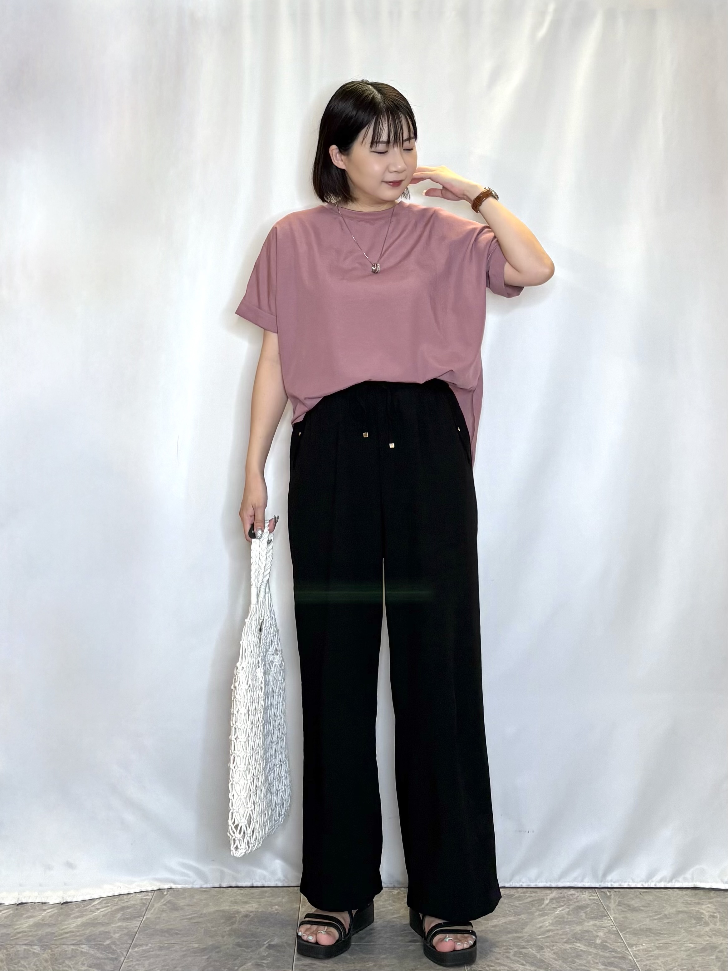 ネリさんの「SHOO･LA･RUE｜【着丈選べる/体型カバー】洗濯後しわになりにくい さらっと快適ドルマントップス」を使ったコーディネート