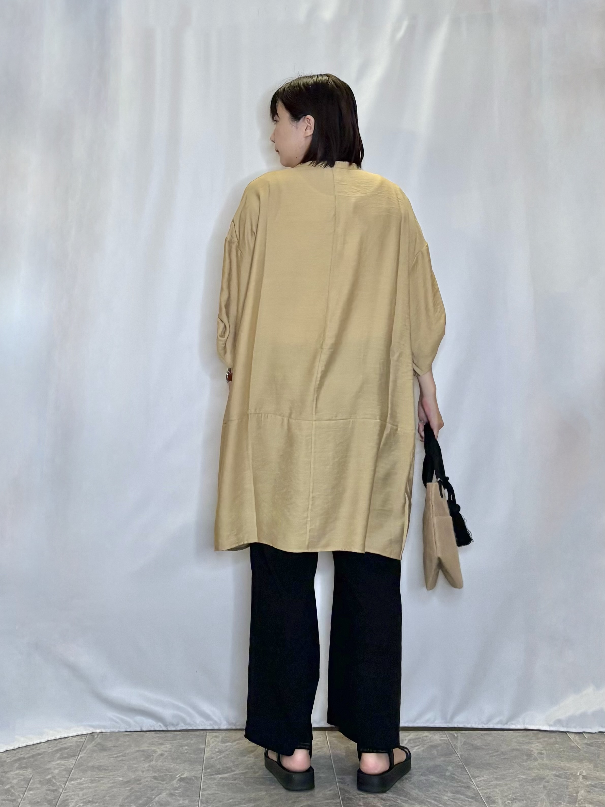 ネリさんの「SHOO･LA･RUE｜【S-LL/洗濯後しわになりにくい】ゆるっと体型カバー 7分袖コクーンチュニック」を使ったコーディネート