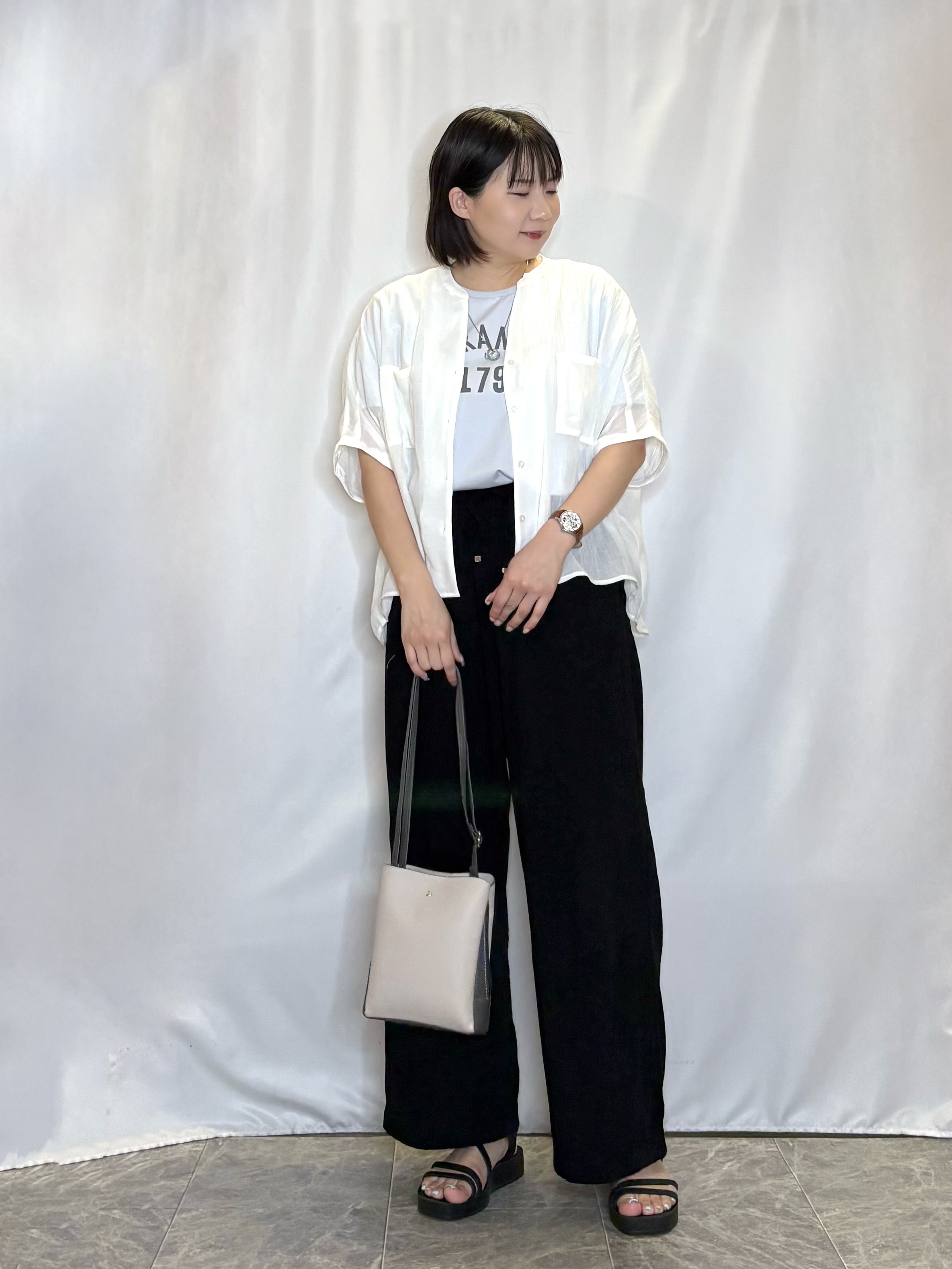 ネリさんの「SHOO･LA･RUE｜【洗濯機可/選べる6色】程よいシアー感が涼し気 ゆったりワッシャードルマンブラウス」を使ったコーディネート