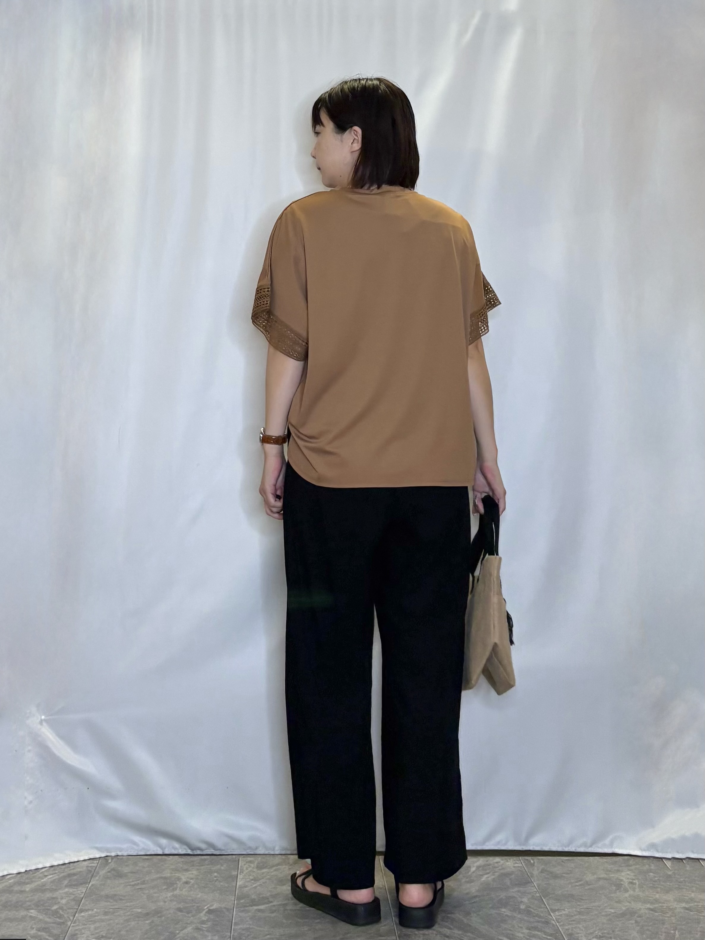 ネリさんの「SHOO･LA･RUE｜【UV/洗濯機可/体型カバー】ヒップ周りが隠せる お袖レースTシャツ」を使ったコーディネート