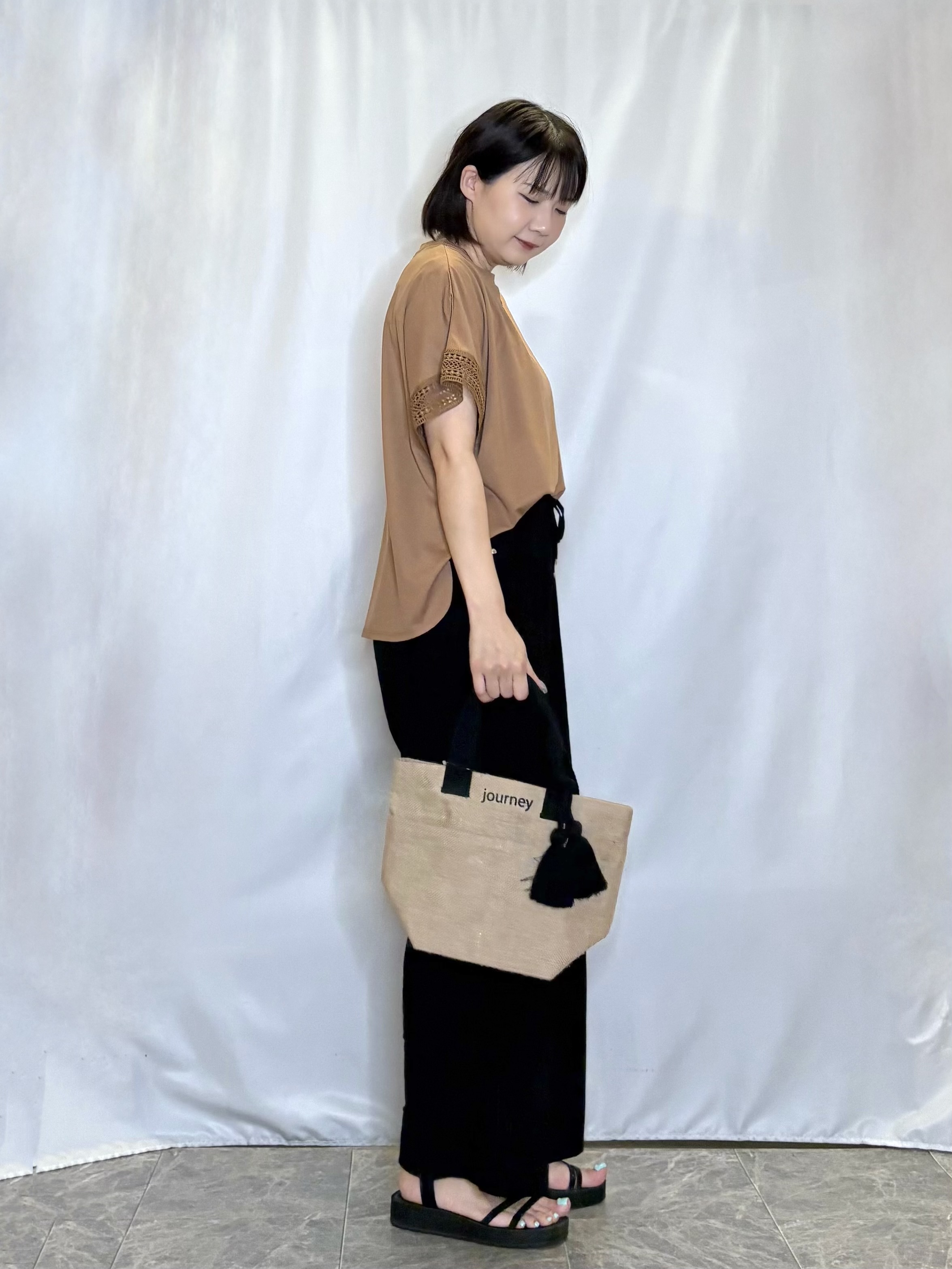 ネリさんの「SHOO･LA･RUE｜【UV/洗濯機可/体型カバー】ヒップ周りが隠せる お袖レースTシャツ」を使ったコーディネート