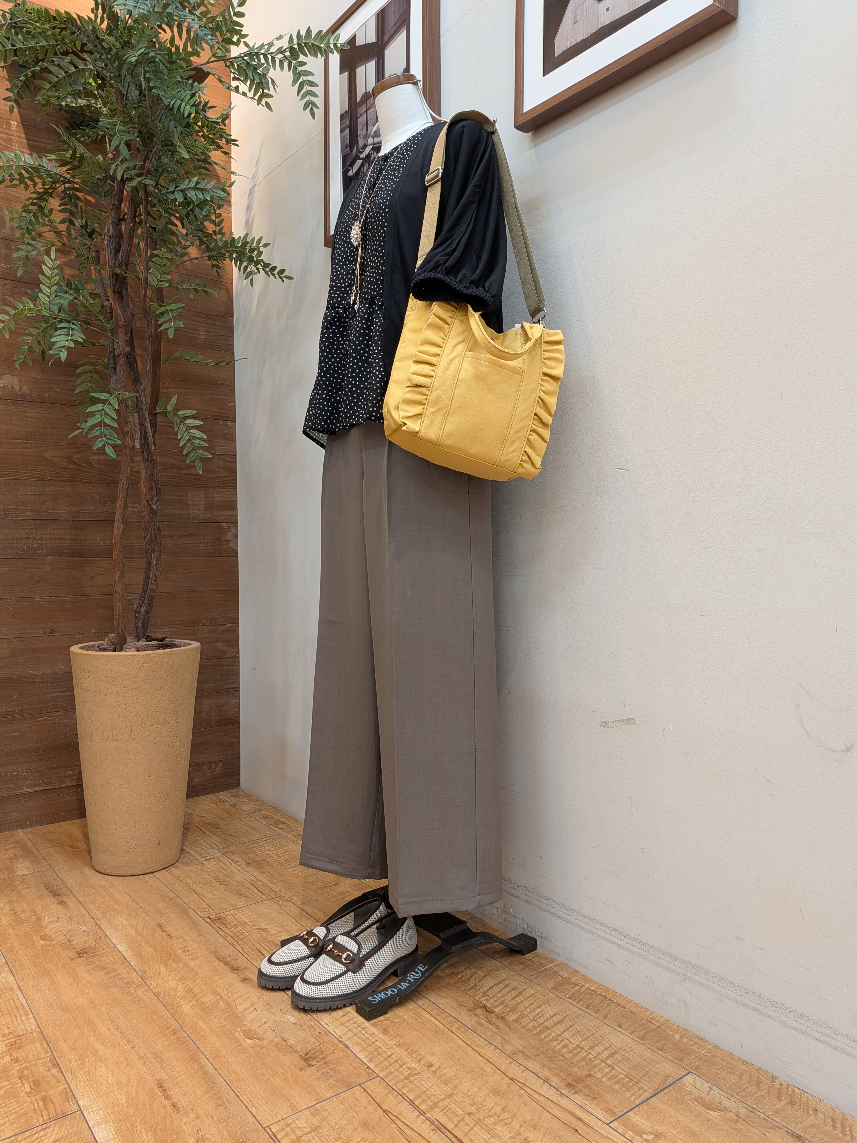 うっちーさんの「SHOO･LA･RUE｜【UV/体型カバー】冷房や朝晩の冷え込み対策にも さらとろ5分袖カーディガン」を使ったコーディネート