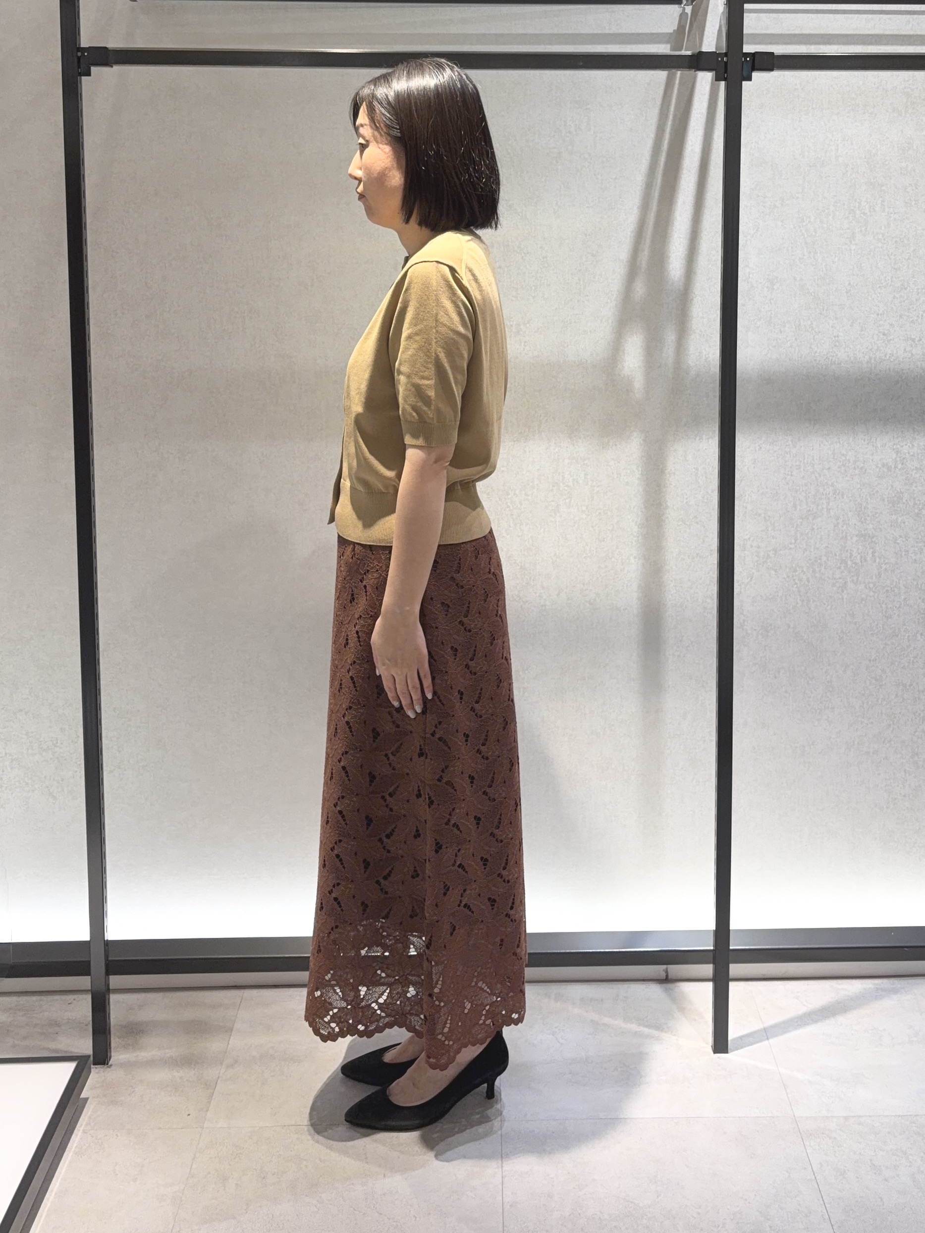 わたなべさんの「UNTITLED｜【すっきり秋羽織り/前開きボタン】ドライタッチ5分袖カーディガン」を使ったコーディネート