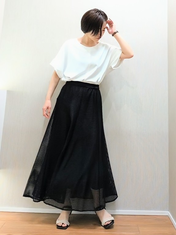 ミズタさんの「UNTITLED｜【セットアップ可/UVカット/前後2WAY】リラクシーフレンチスリーブブラウス」を使ったコーディネート
