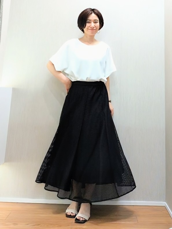 ミズタさんの「UNTITLED｜【セットアップ可/UVカット/前後2WAY】リラクシーフレンチスリーブブラウス」を使ったコーディネート