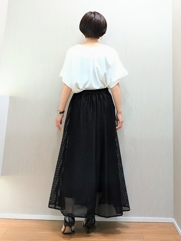 ミズタさんの「UNTITLED｜【セットアップ可/UVカット/前後2WAY】リラクシーフレンチスリーブブラウス」を使ったコーディネート