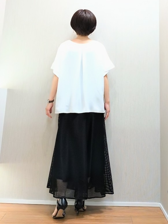 ミズタさんの「UNTITLED｜【セットアップ可/UVカット/前後2WAY】リラクシーフレンチスリーブブラウス」を使ったコーディネート