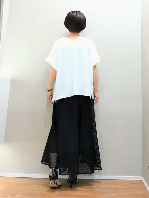 ミズタさんの「UNTITLED｜【セットアップ可/UVカット/前後2WAY】リラクシーフレンチスリーブブラウス」を使ったコーディネート