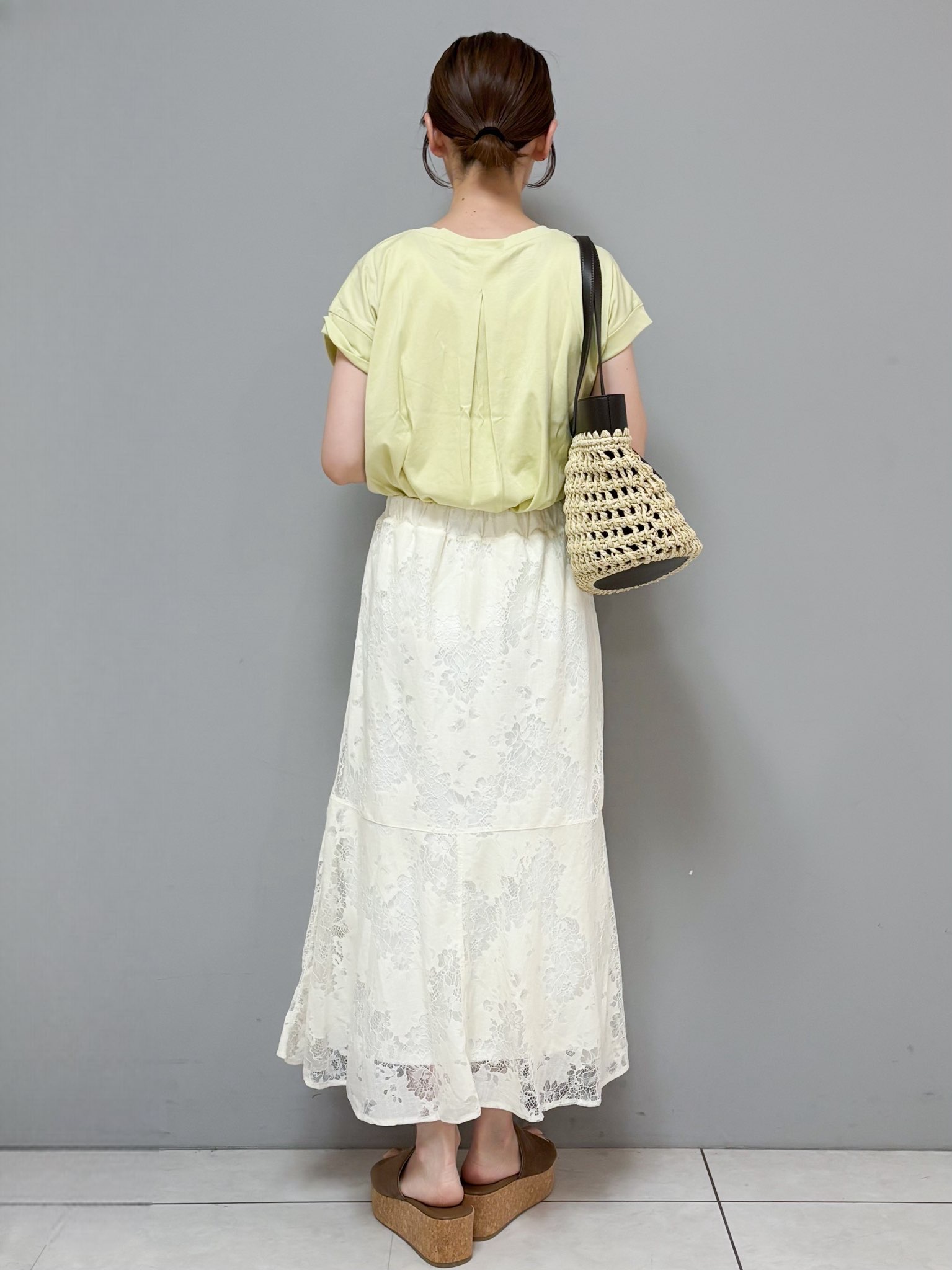 yさんの「OPAQUE.CLIP｜【接触冷感／UV】ワンポイント刺繍Tシャツ《7col／XS~3L／洗濯機OK》」を使ったコーディネート