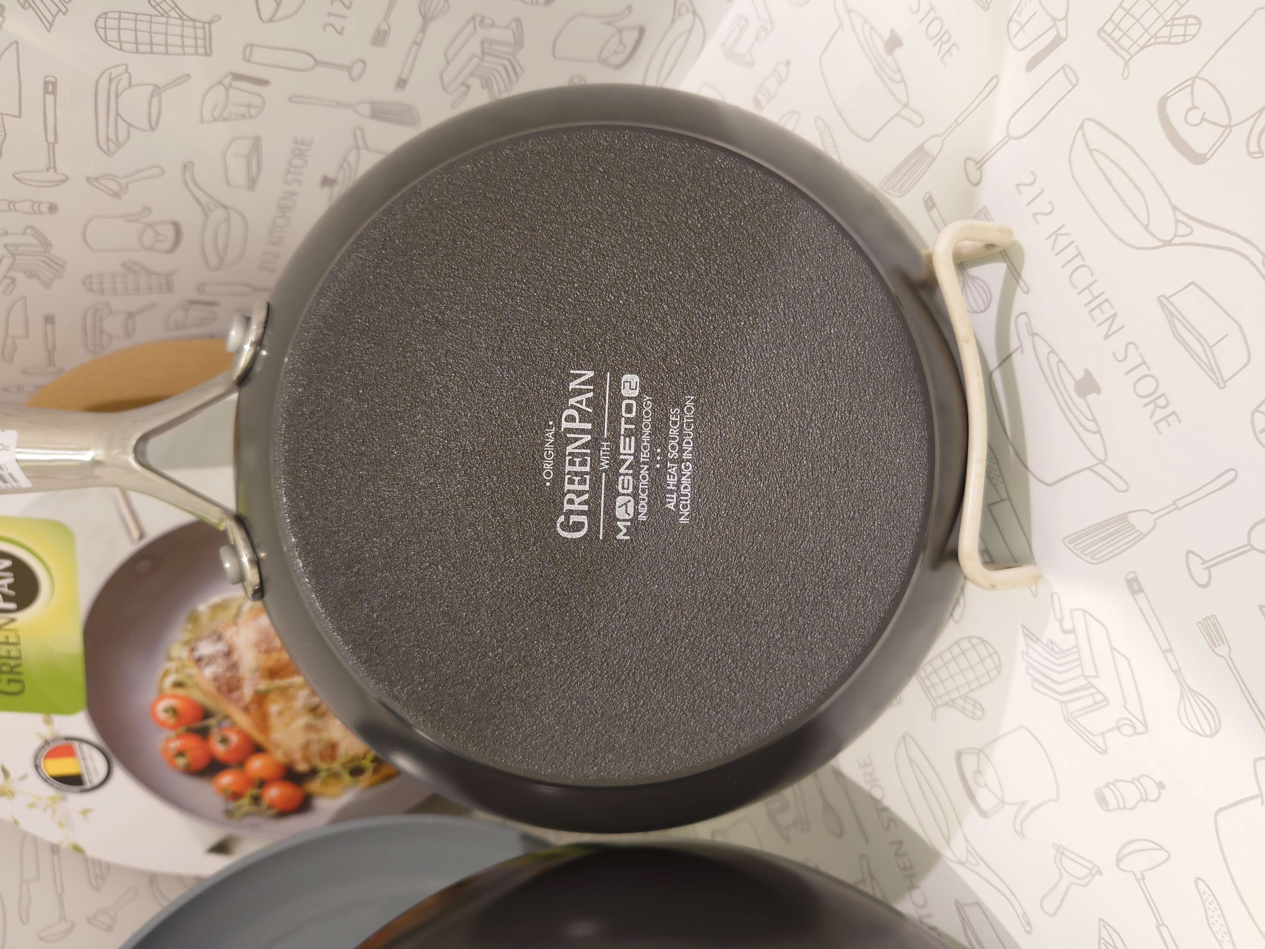 PANタナカさんの「212 KITCHEN STORE｜ヴェニスプロ フライパン 20cm ＜GreenPan グリーンパン＞」を使ったコーディネート