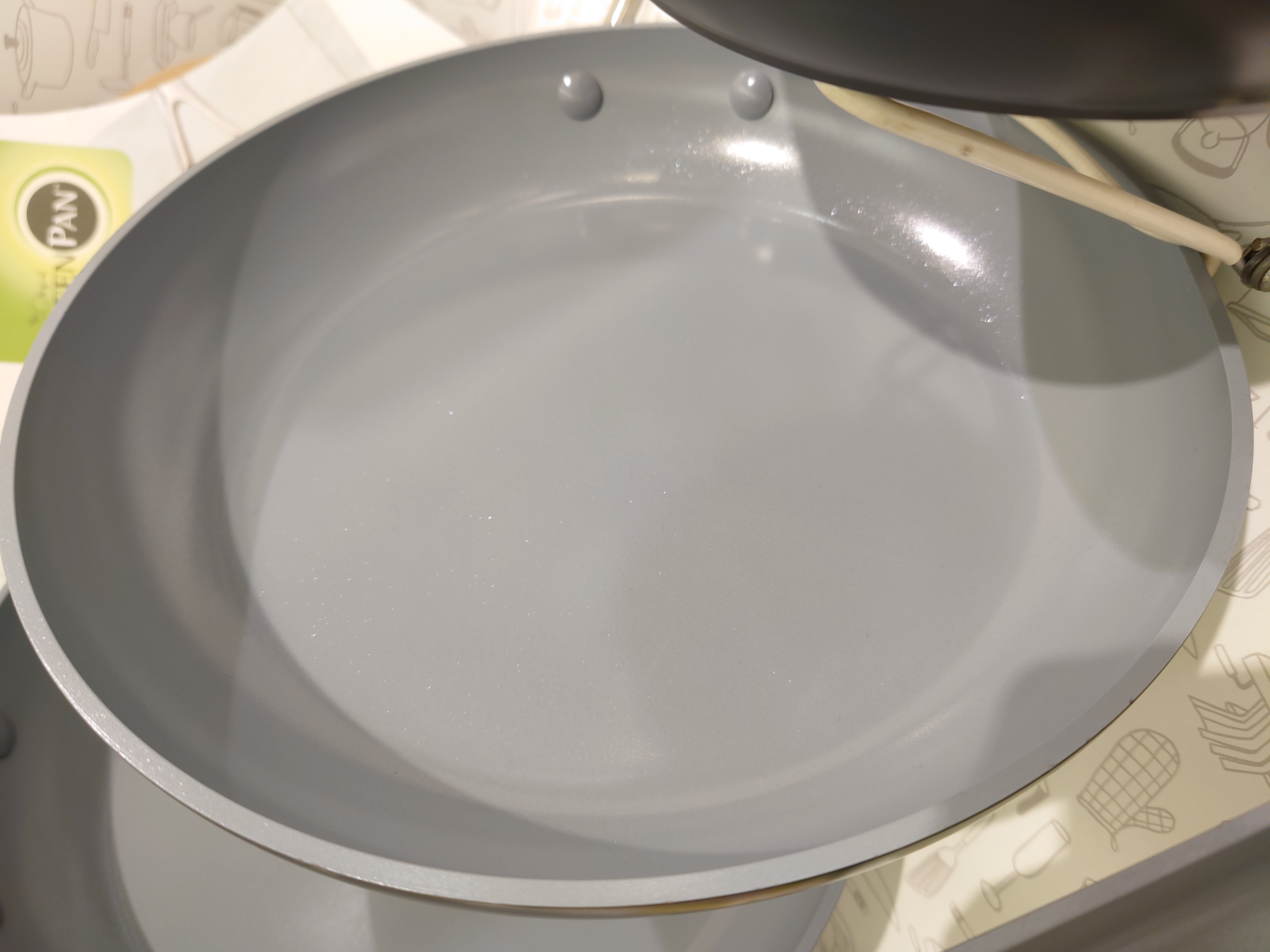PANタナカさんの「212 KITCHEN STORE｜ヴェニスプロ フライパン 20cm ＜GreenPan グリーンパン＞」を使ったコーディネート