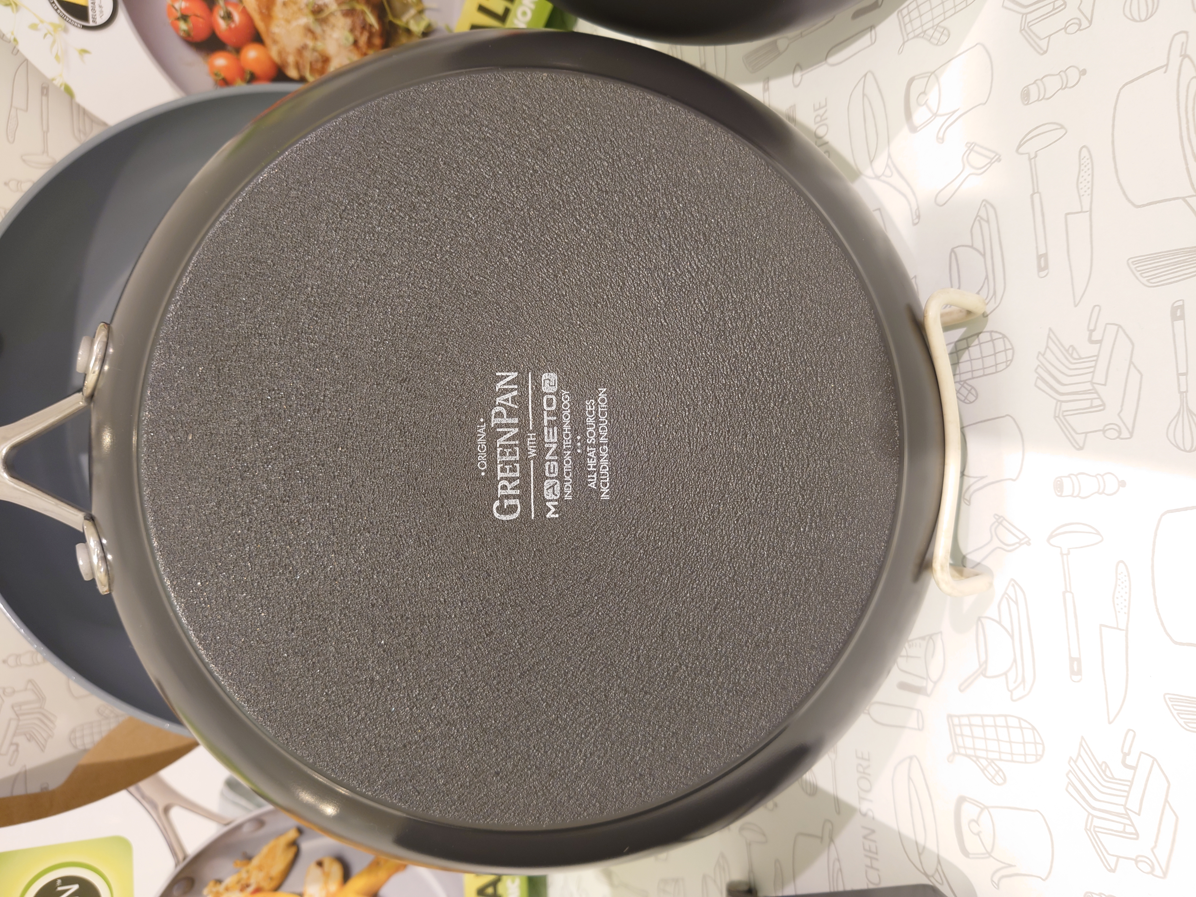 PANタナカさんの「212 KITCHEN STORE｜ヴェニスプロ フライパン 20cm ＜GreenPan グリーンパン＞」を使ったコーディネート