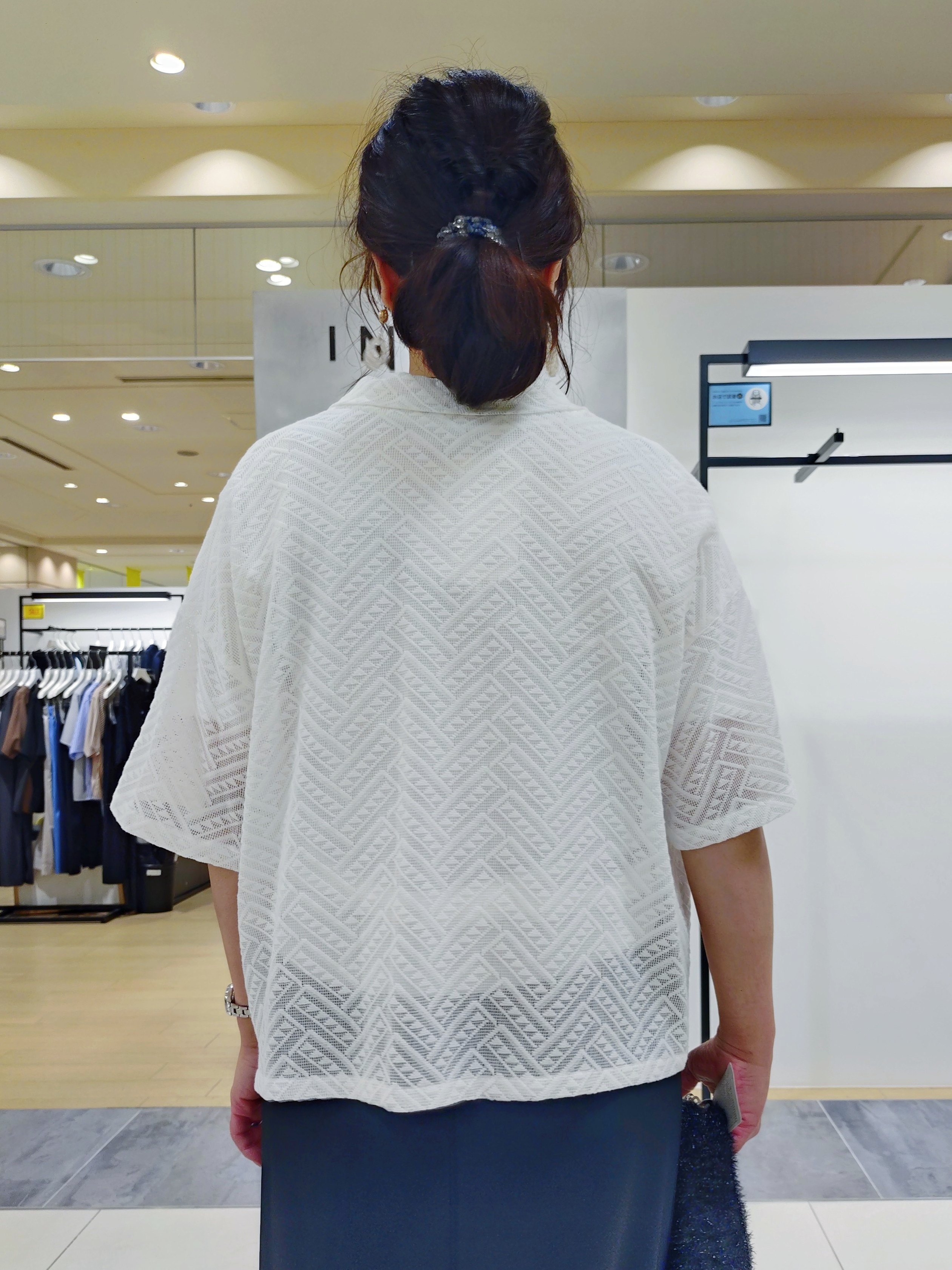 TOMOMIさんの「INDIVI｜【着る日傘】Iラインドロストスカート」を使ったコーディネート