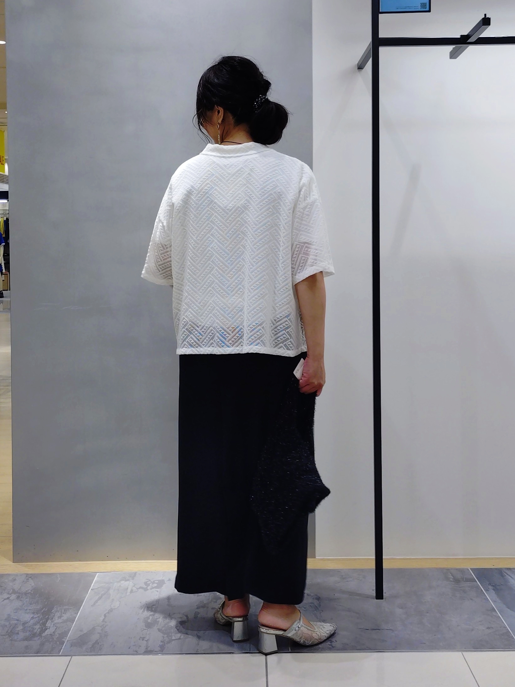TOMOMIさんの「INDIVI｜【着る日傘】Iラインドロストスカート」を使ったコーディネート
