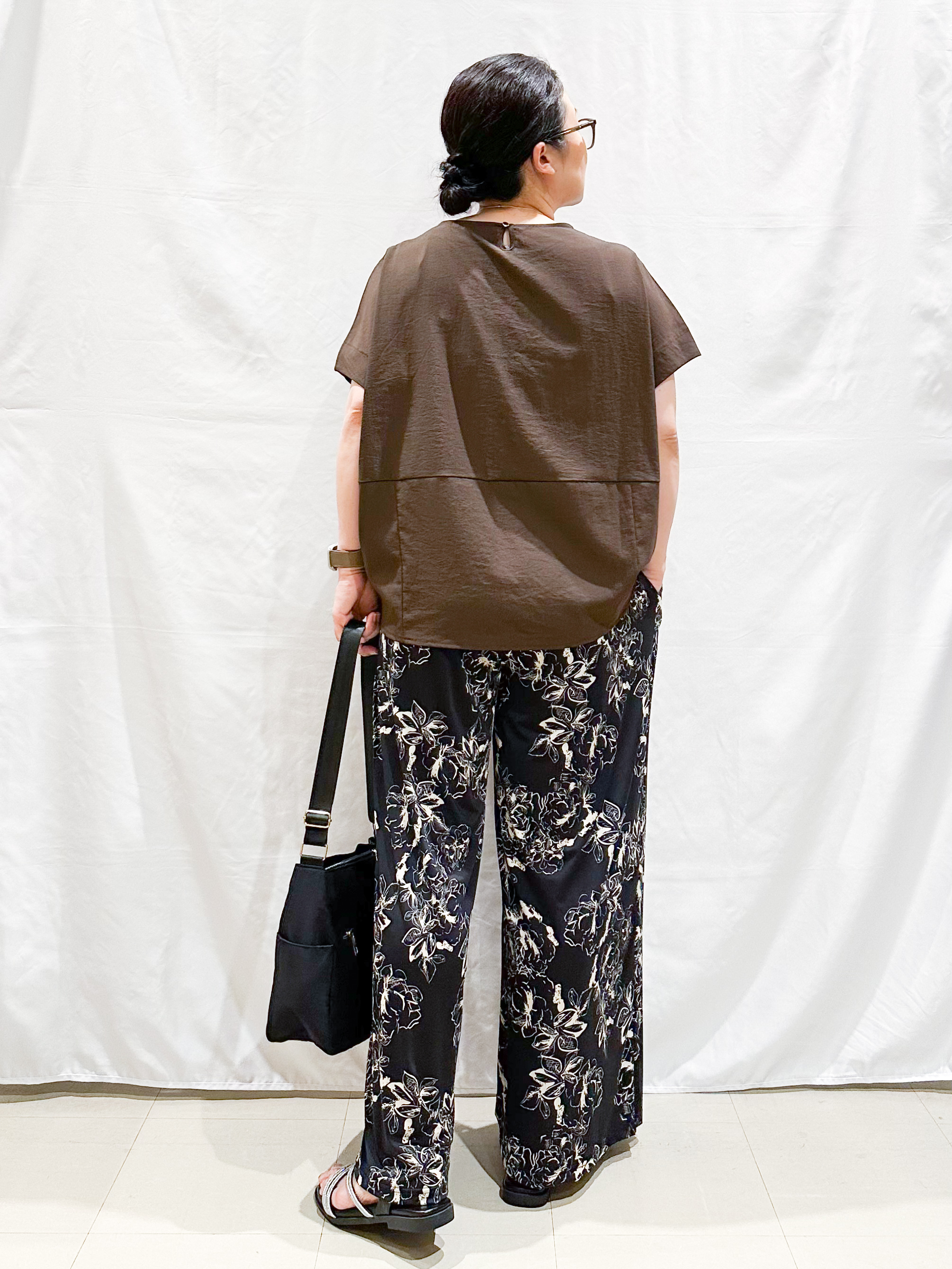 umeさんの「SHOO･LA･RUE｜【洗濯機可/セットアップ可】軽凛(かろりん) シンプル上品 切替コクーントップス」を使ったコーディネート