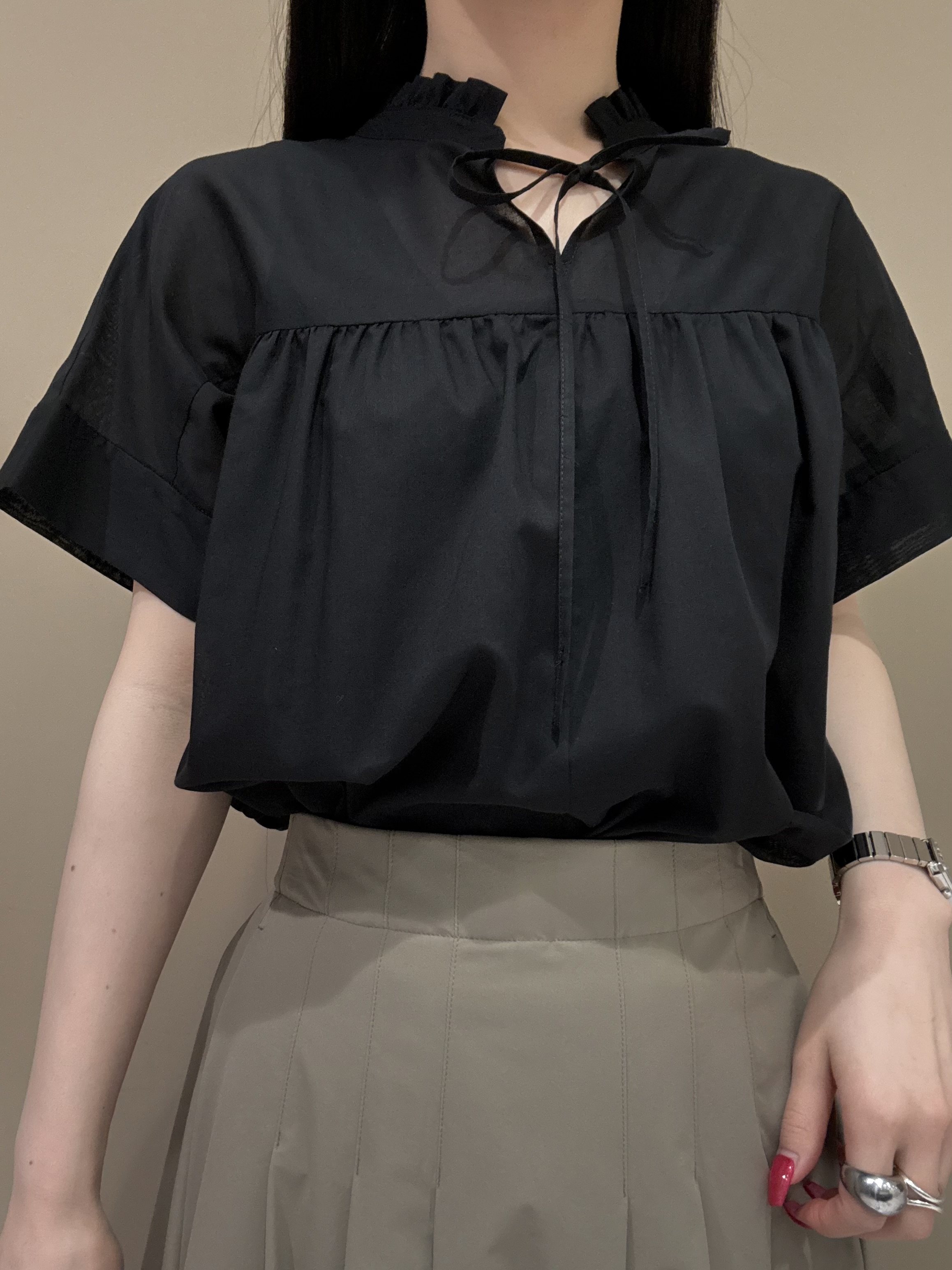 KEIKOさんの「INDIVI｜【洗える／軽やか】フリル衿ギャザーブラウス」を使ったコーディネート