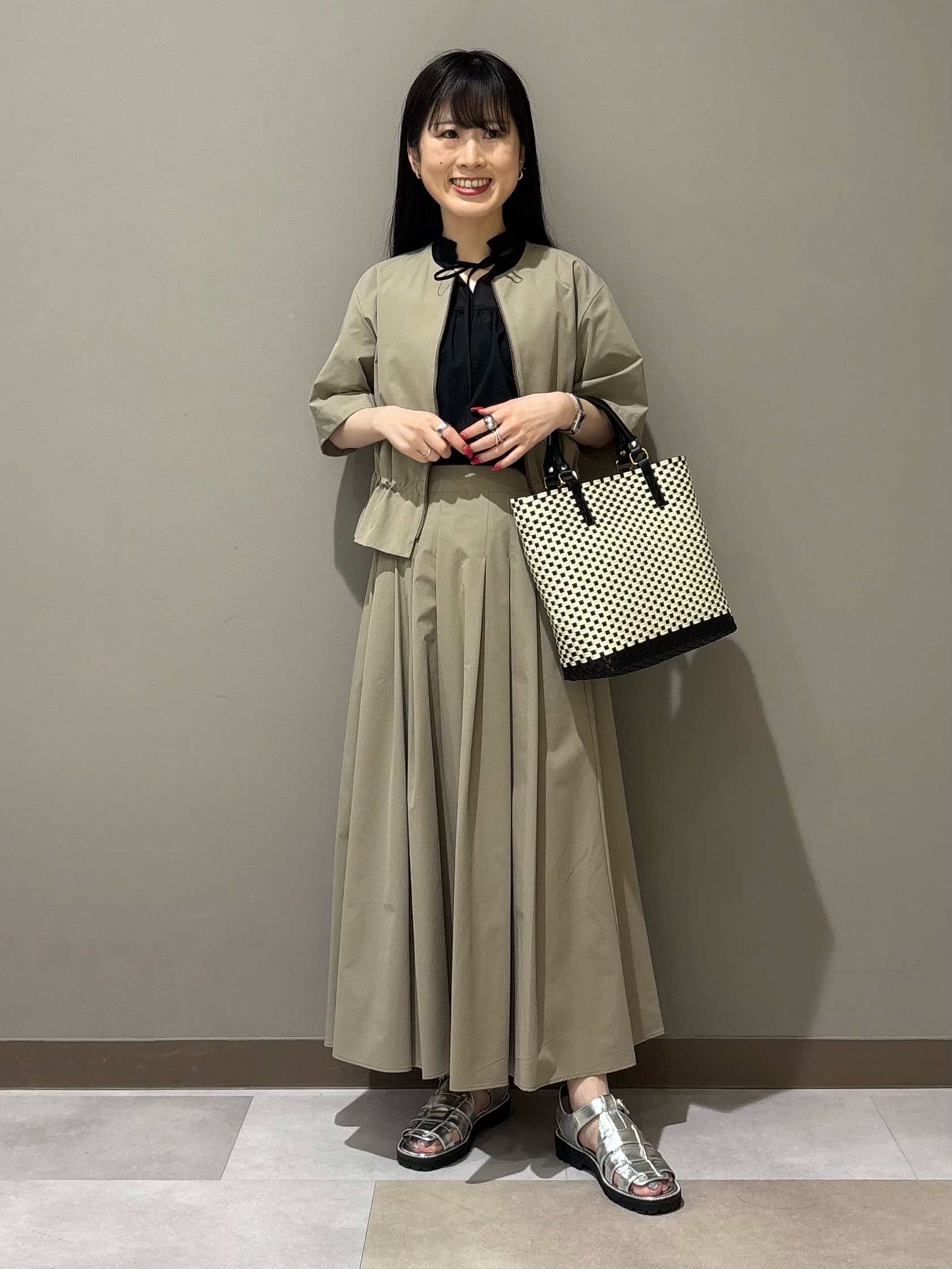 KEIKOさんの「INDIVI｜【洗える／軽やか】フリル衿ギャザーブラウス」を使ったコーディネート