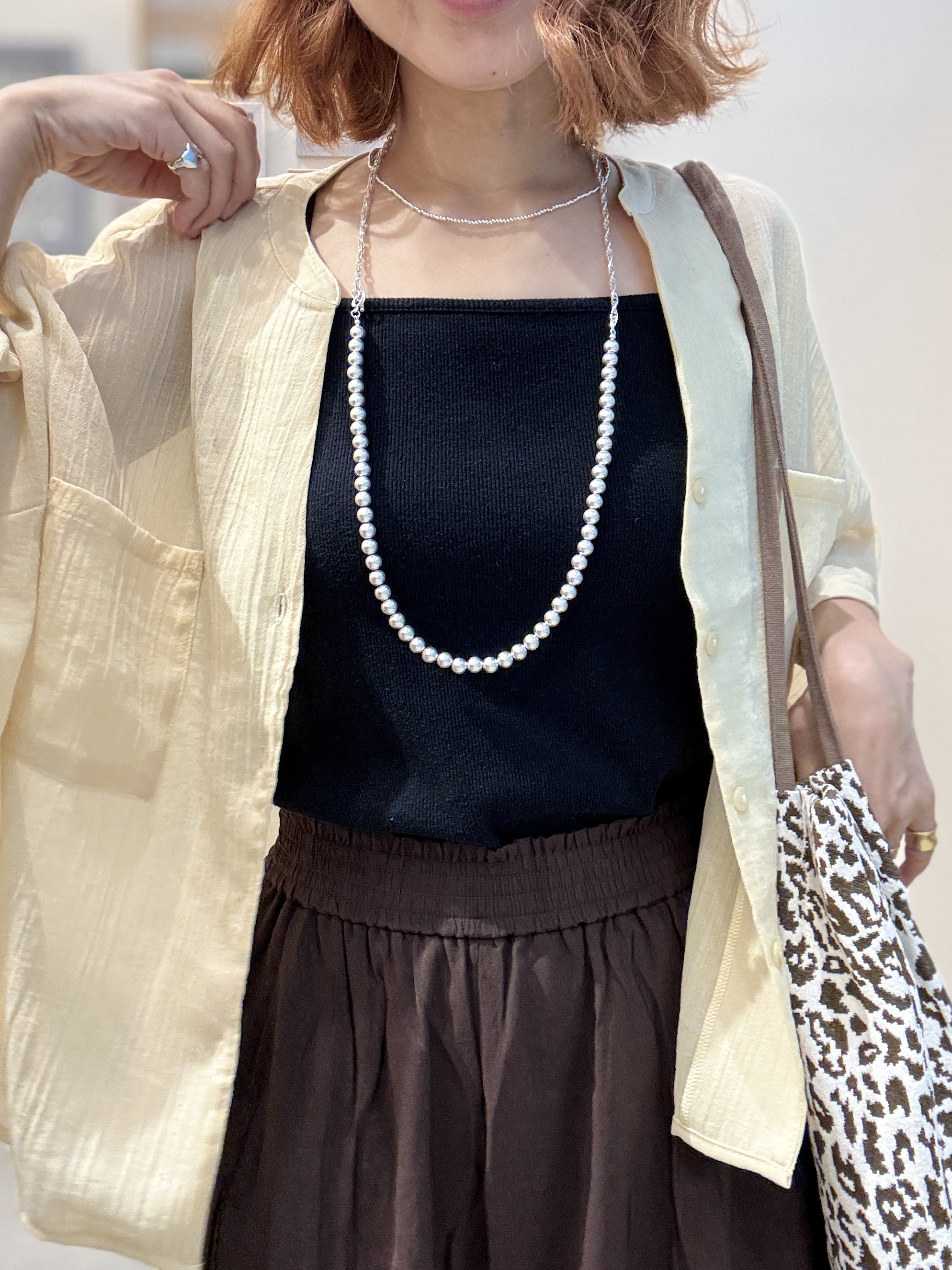 たけぴさんの「SHOO･LA･RUE｜【洗濯機可/選べる6色】程よいシアー感が涼し気 ゆったりワッシャードルマンブラウス」を使ったコーディネート