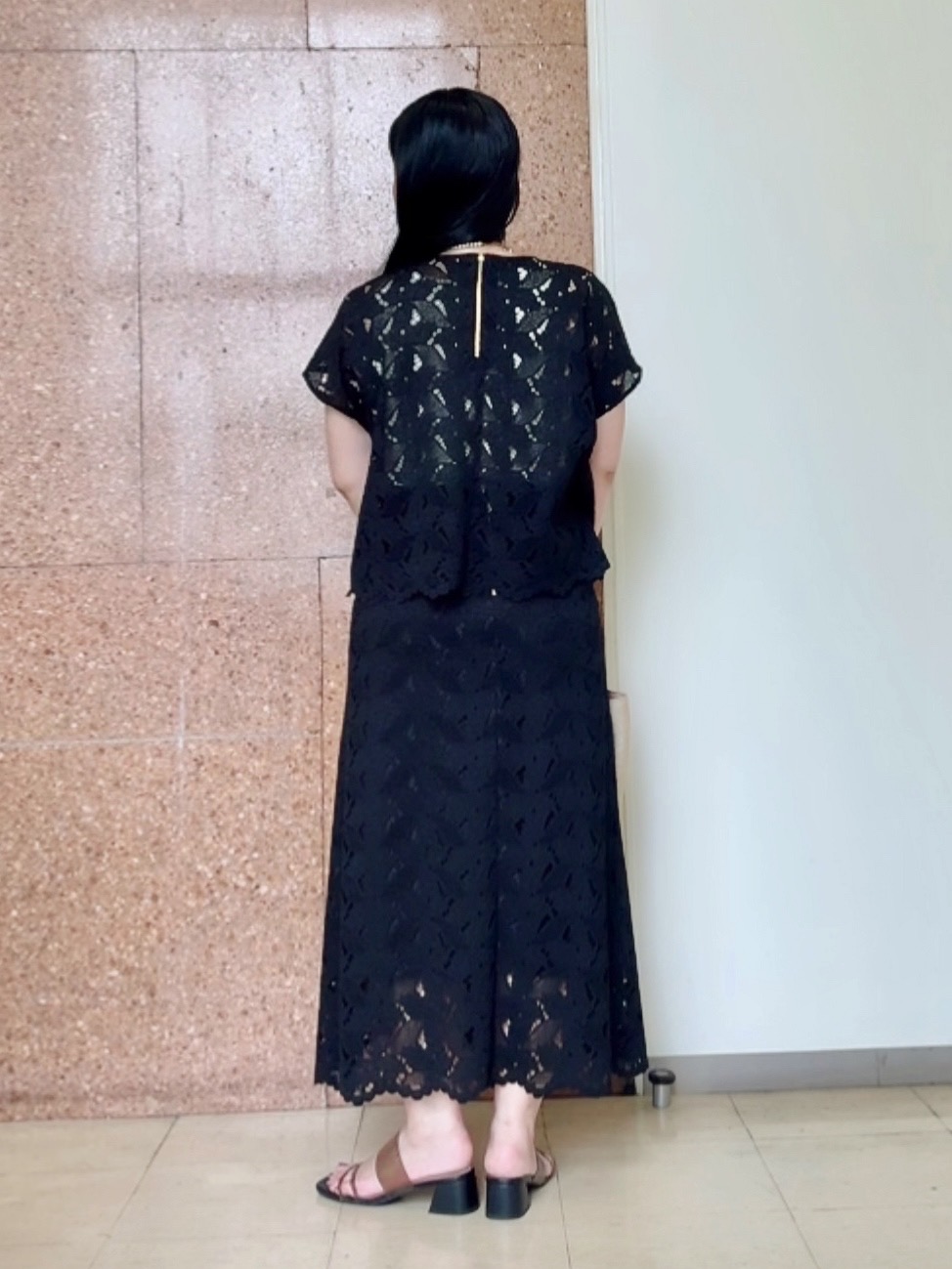 なかじさんの「UNTITLED｜【秋のきれいめ服/セットアップ可】リーフレースロングスカート」を使ったコーディネート