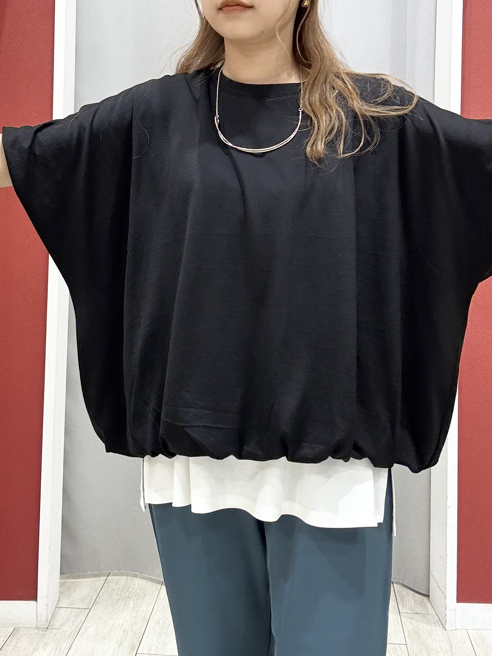 shioさんの「SHOO･LA･RUE｜【洗濯機可/体型カバー】インせず着られる バルーンデザインTシャツ」を使ったコーディネート