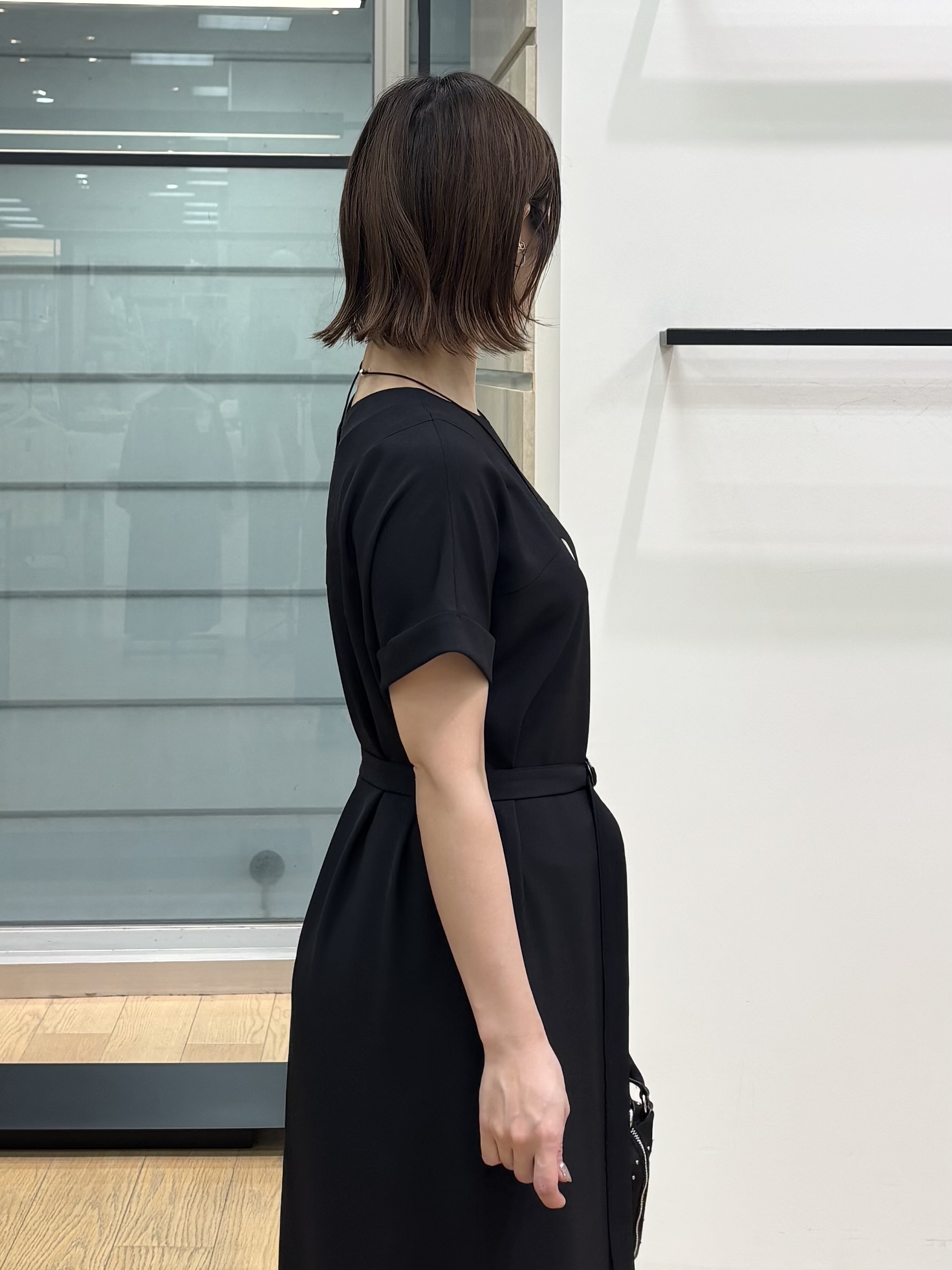asamiさんの「INDIVI｜【華奢見え】ベルト付きナローワンピース」を使ったコーディネート